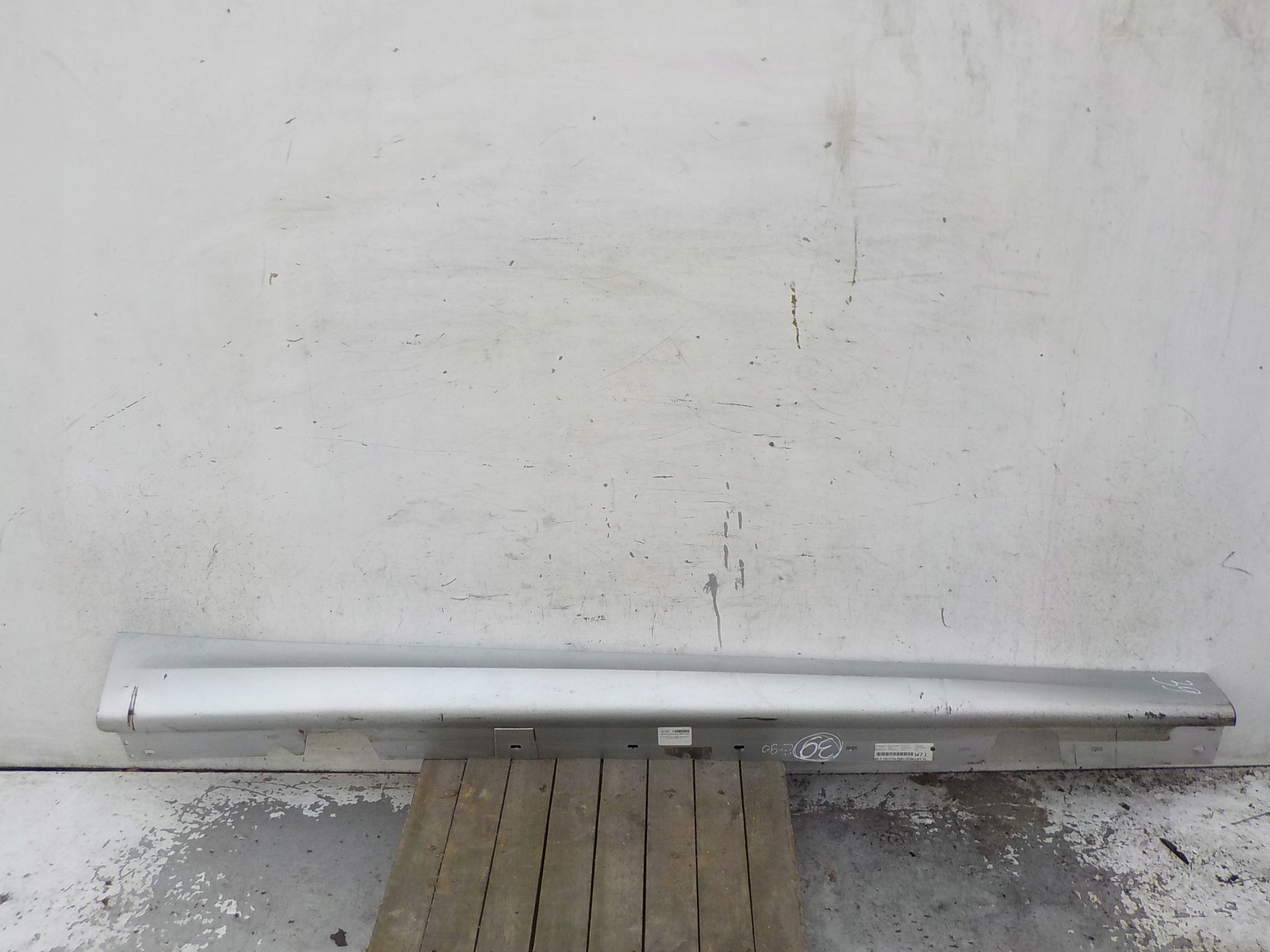 39 BMW 3 E90 moulding cap threshold right