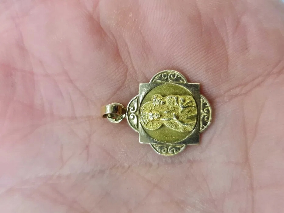 II poł. XXw! Złoty wisiorek/ Maryjka/ 585/ 1.93g Typ medaliki