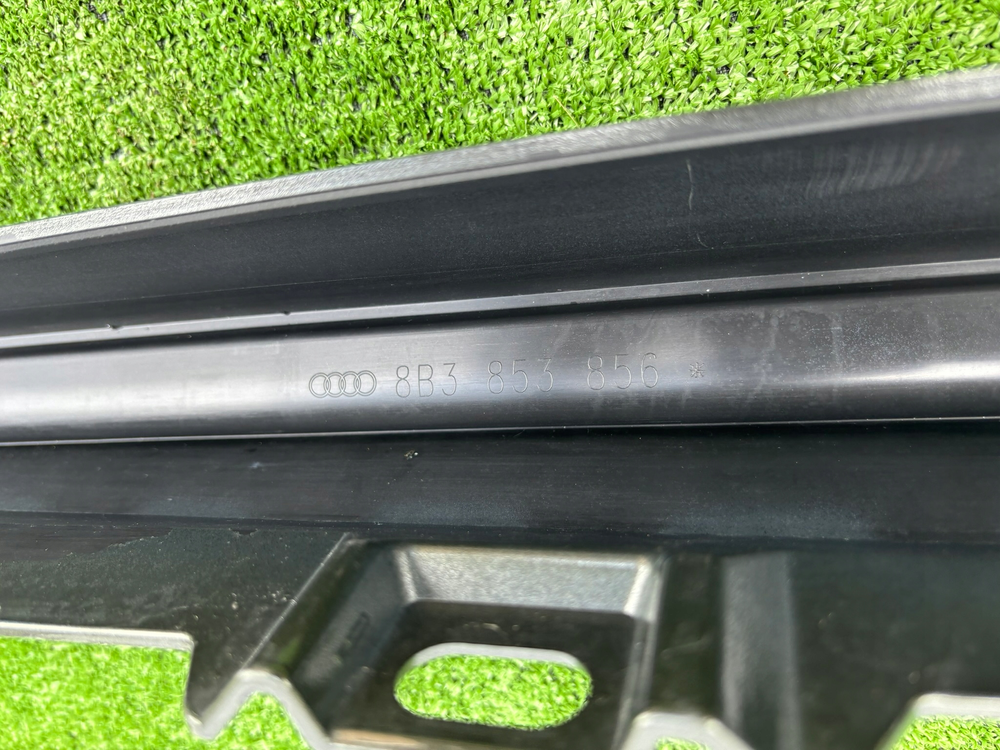 AUDI 8B 8B3 right threshold moulding threshold cap 8B3853856 DK163R