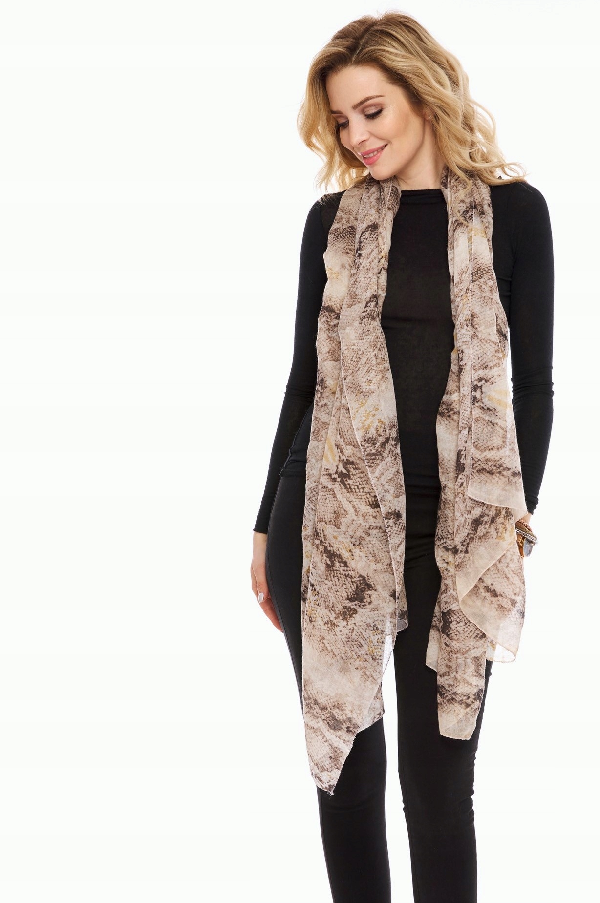 SZAL DAMSKI beż wzór wężowy zwierzęcy Kolor beżowy