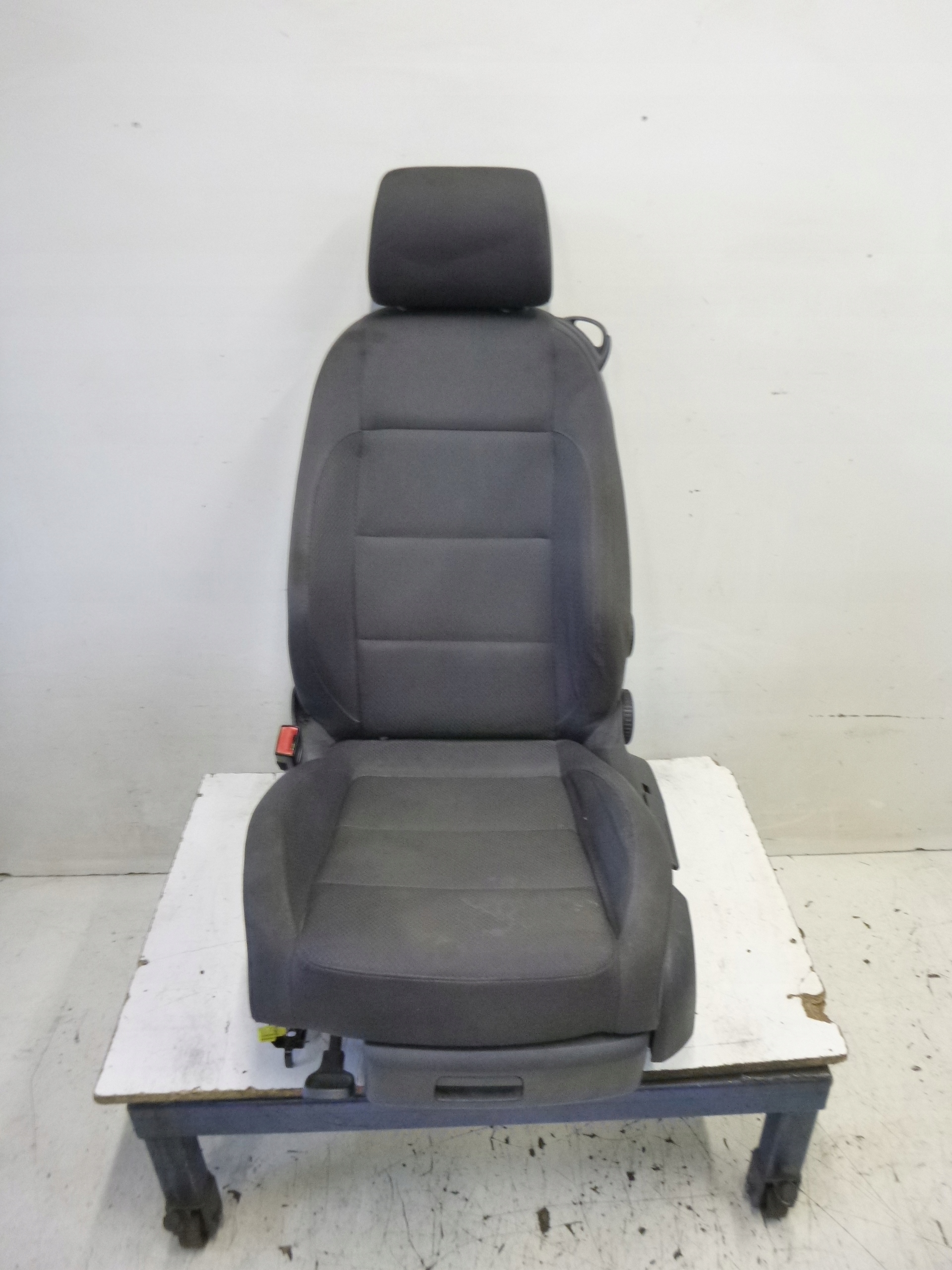Sitz links VW GOLF V 1K3881105 BP 2006r. 3D