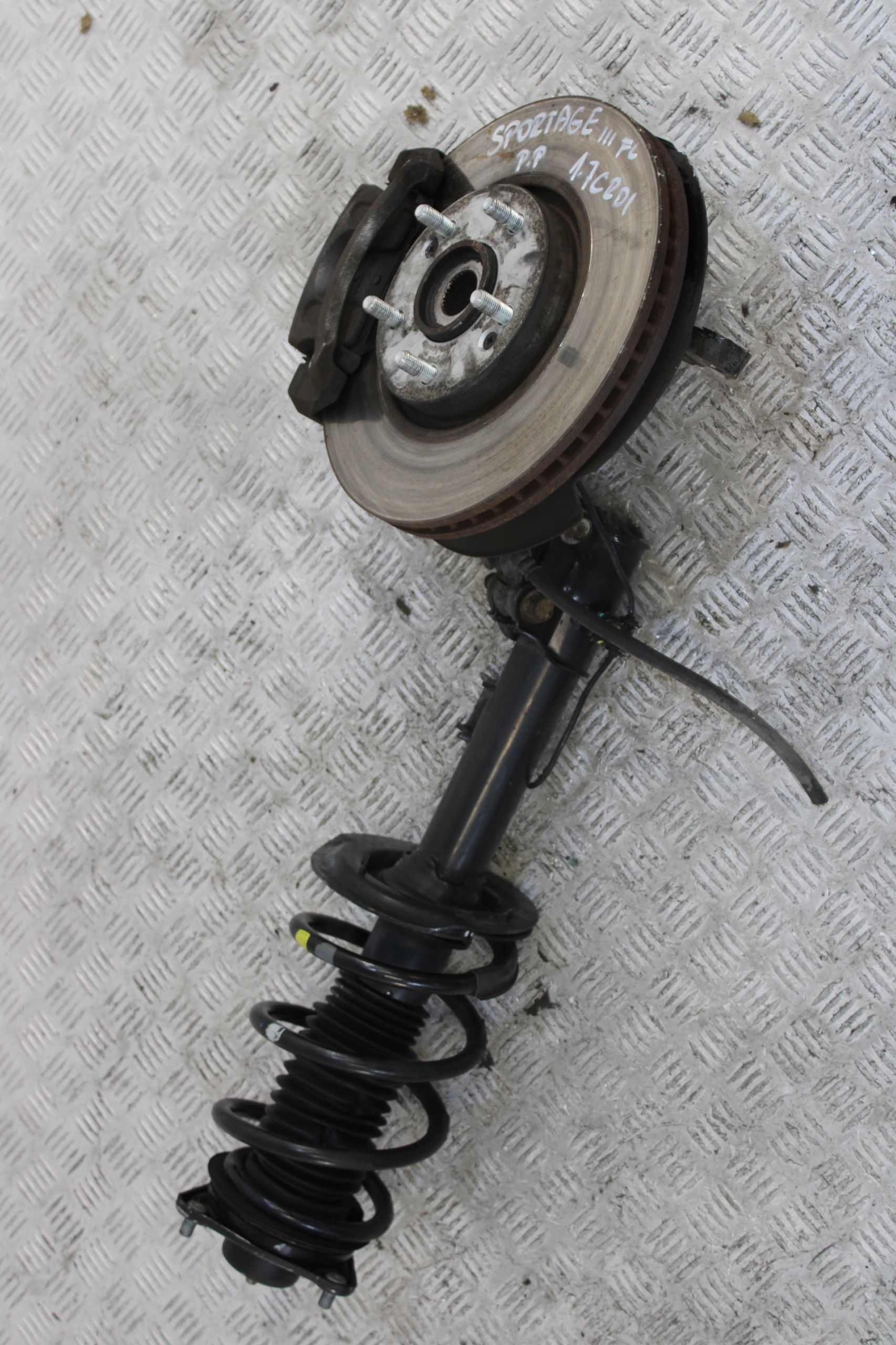 swing McPherson shock absorber right front KIA SPORTAGE III 3 LIFT