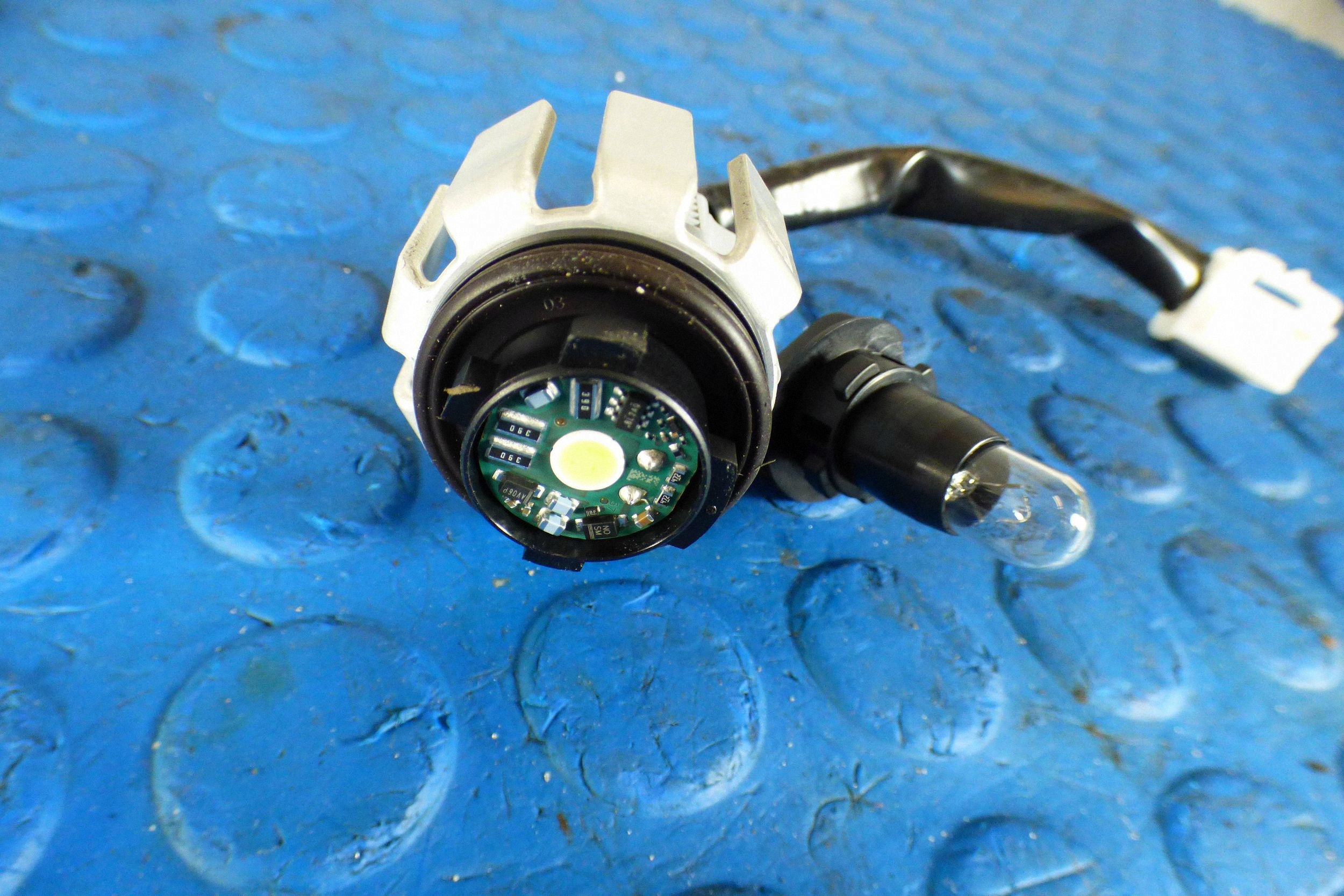 a bulb LED lights right rear part LW5B st.BDB OSRAM Toyota Corolla E21