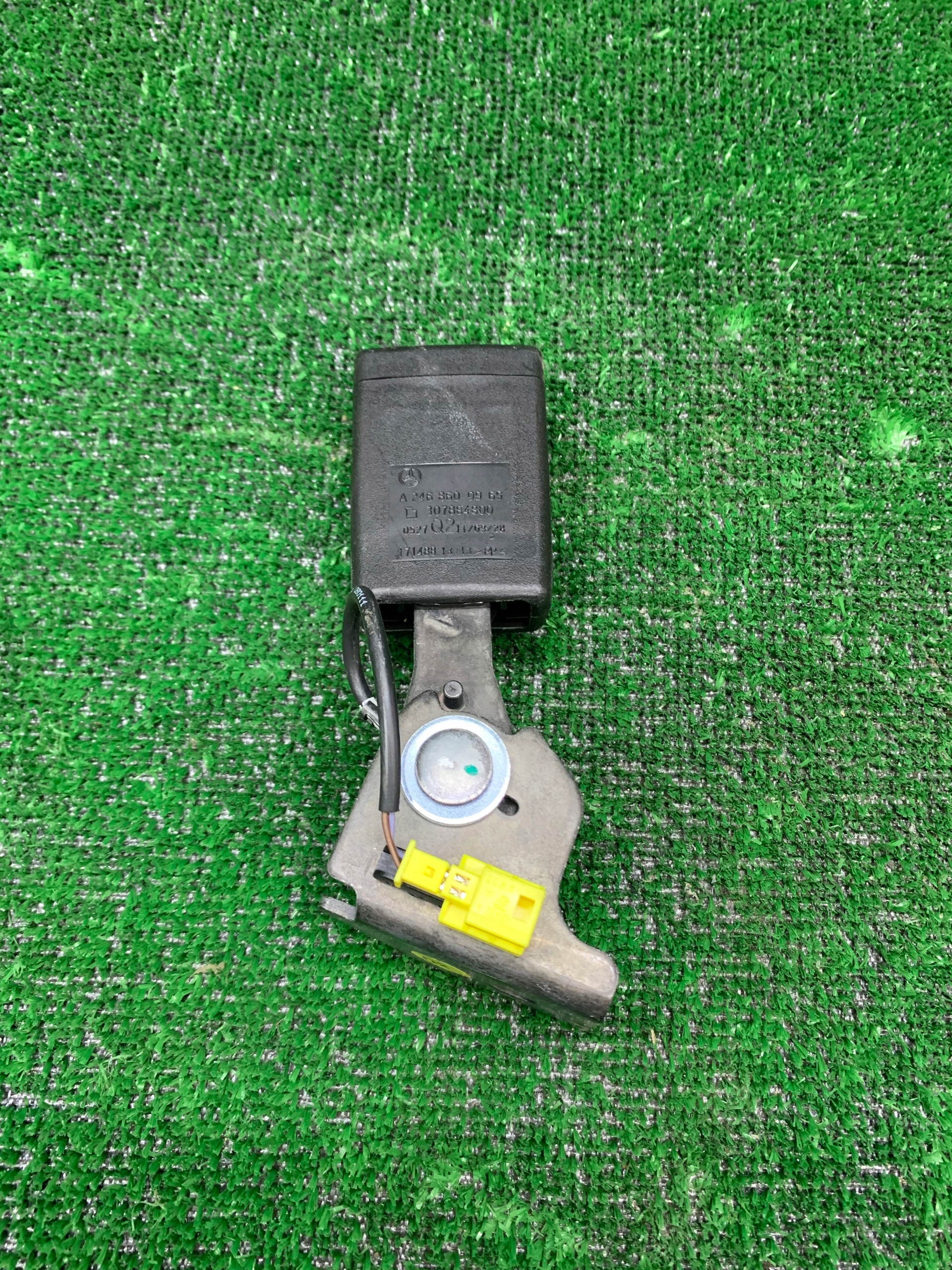 ZAPINKA PASA TYŁ MERCEDES B-KLASA W246 A2468600969