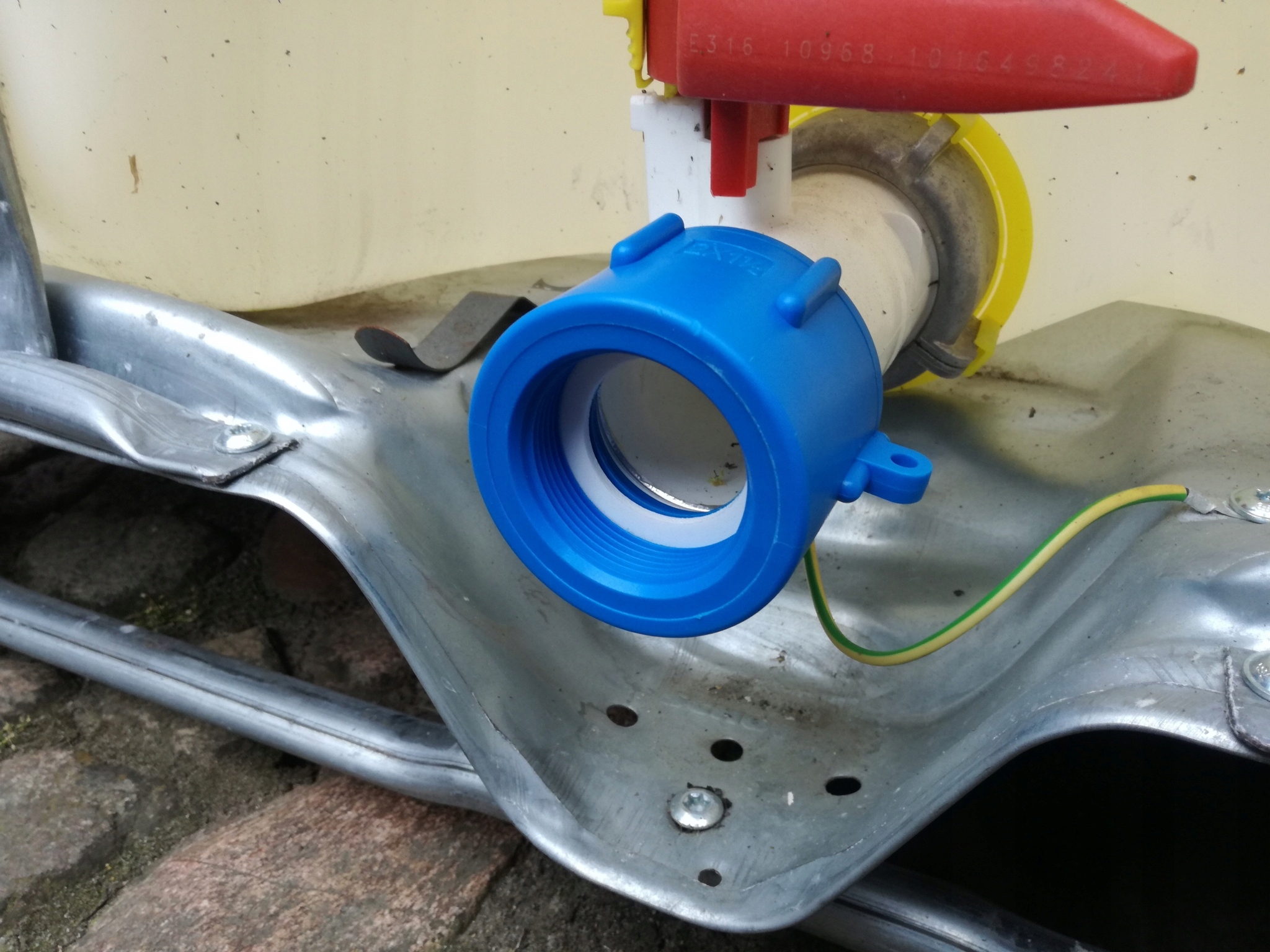 ZAWÓR 3/4 Z REDUKCJĄ DO ZBIORNIKA 1000L MAUZER Kolor inny kolor