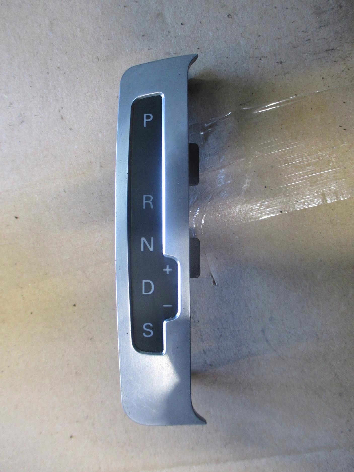 AUDI A6 C6 04-11 WYŚWIETLACZ BIEGÓW 4F1713463C