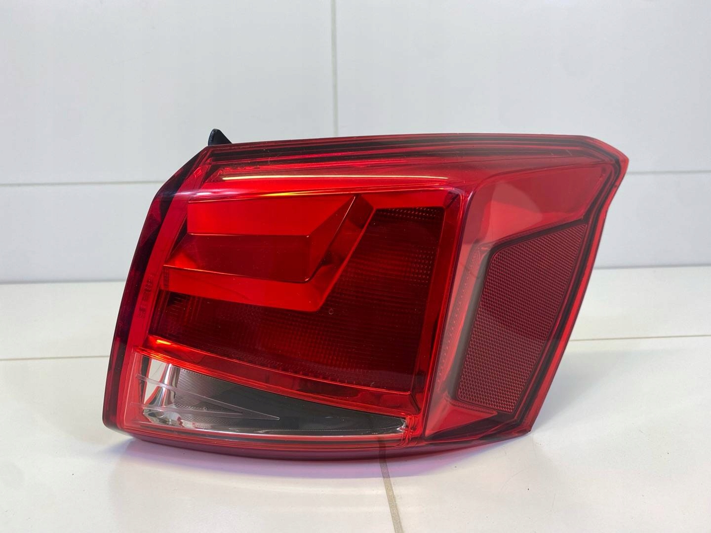 light rear right side SEAT Arona 2020 6F9945096B