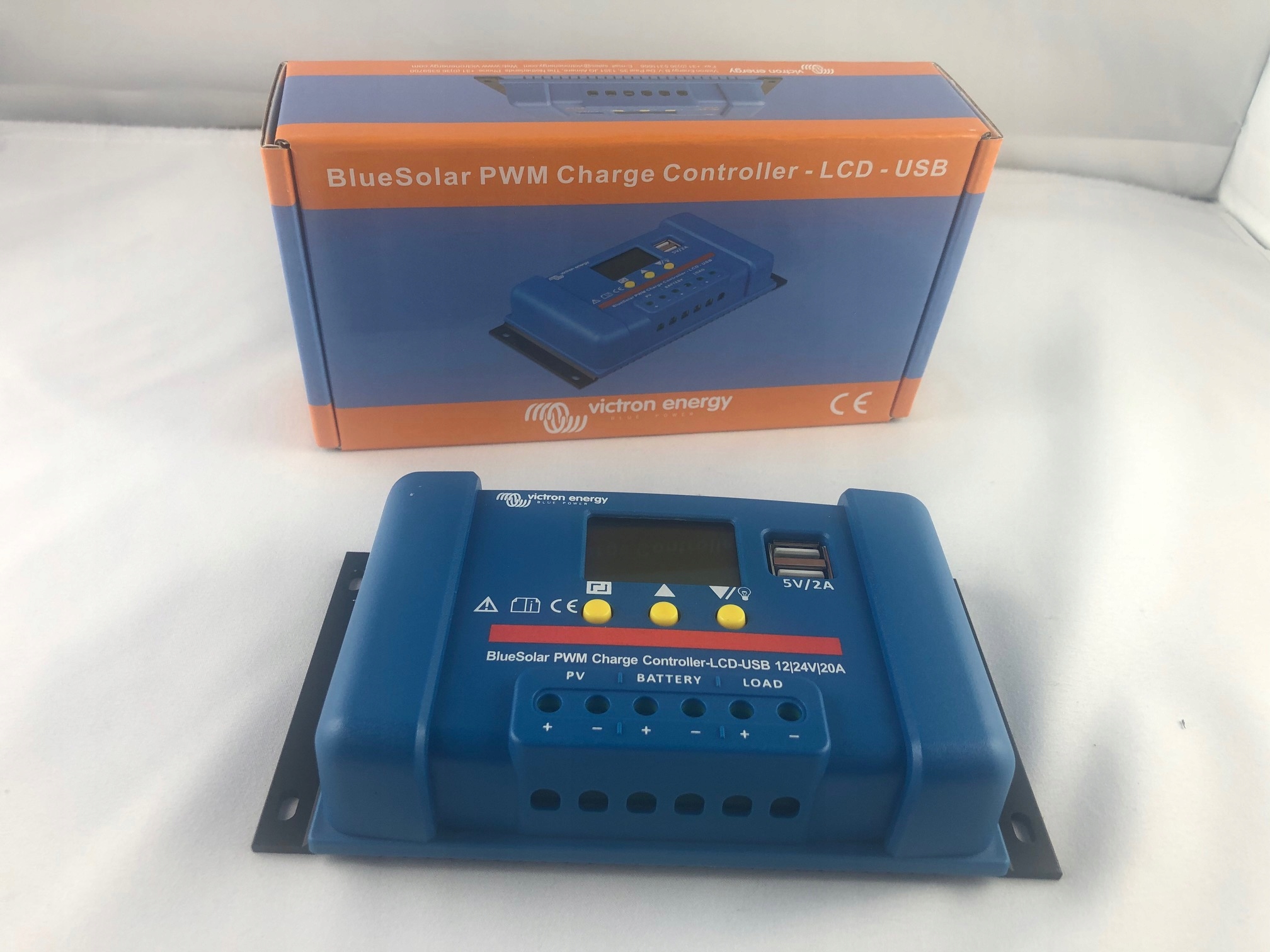 VICTRON ENERGY REGULATOR PWM 12/24V 20A LCD USB