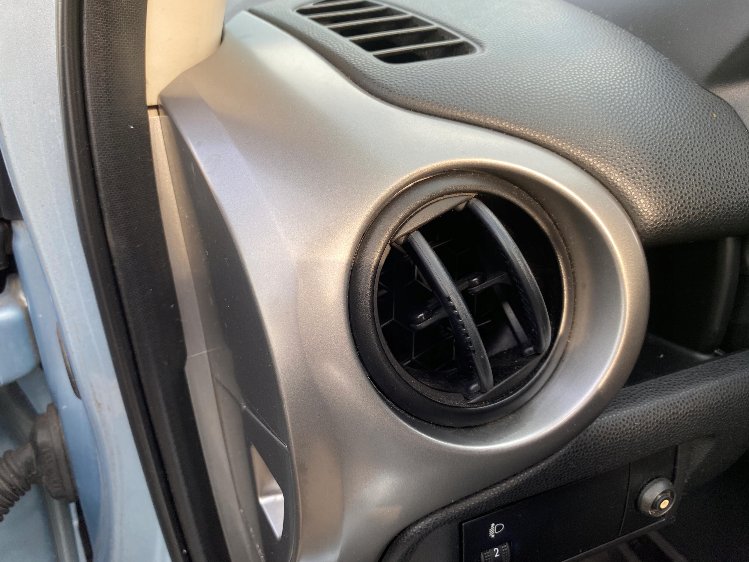 Mazda 2 II 07-15 grid air conditioning devices air left driver´s