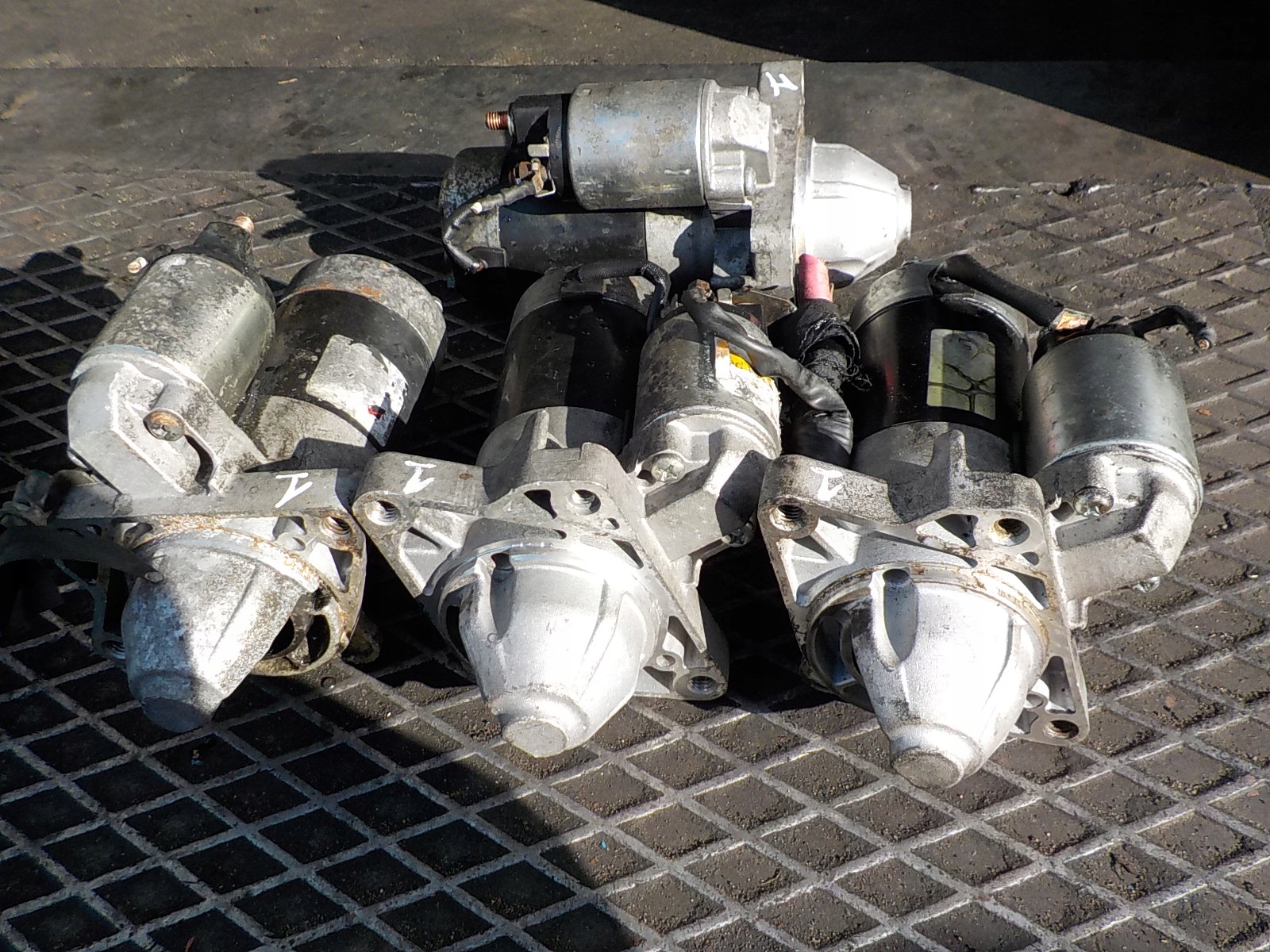 RENAULT LAGUNA III TRAFIC VIVARO PRIMASTAR 2.0 CDTI starter