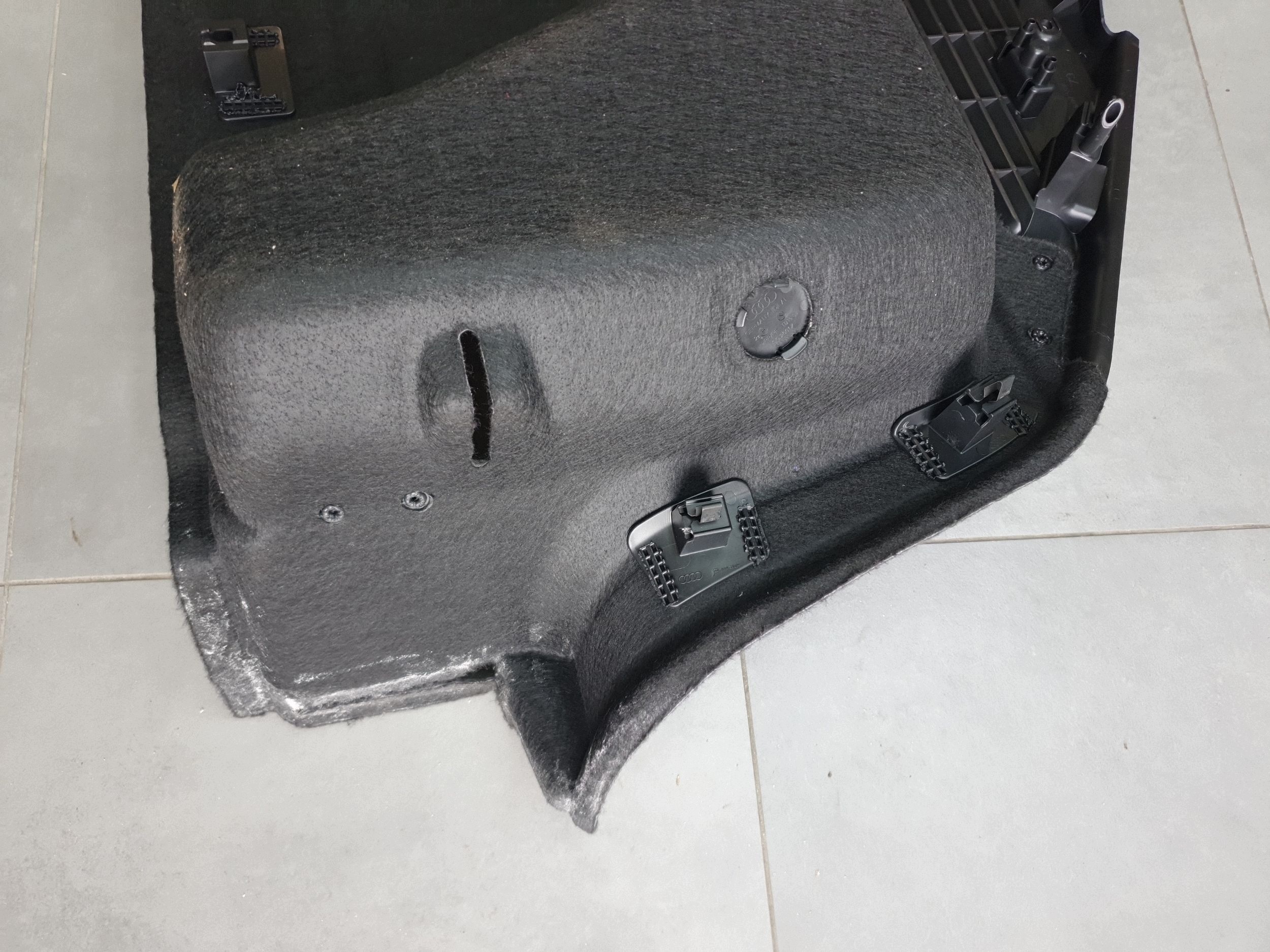 Audi A3 8Y hb boot upholstery left rear part 8V4863879