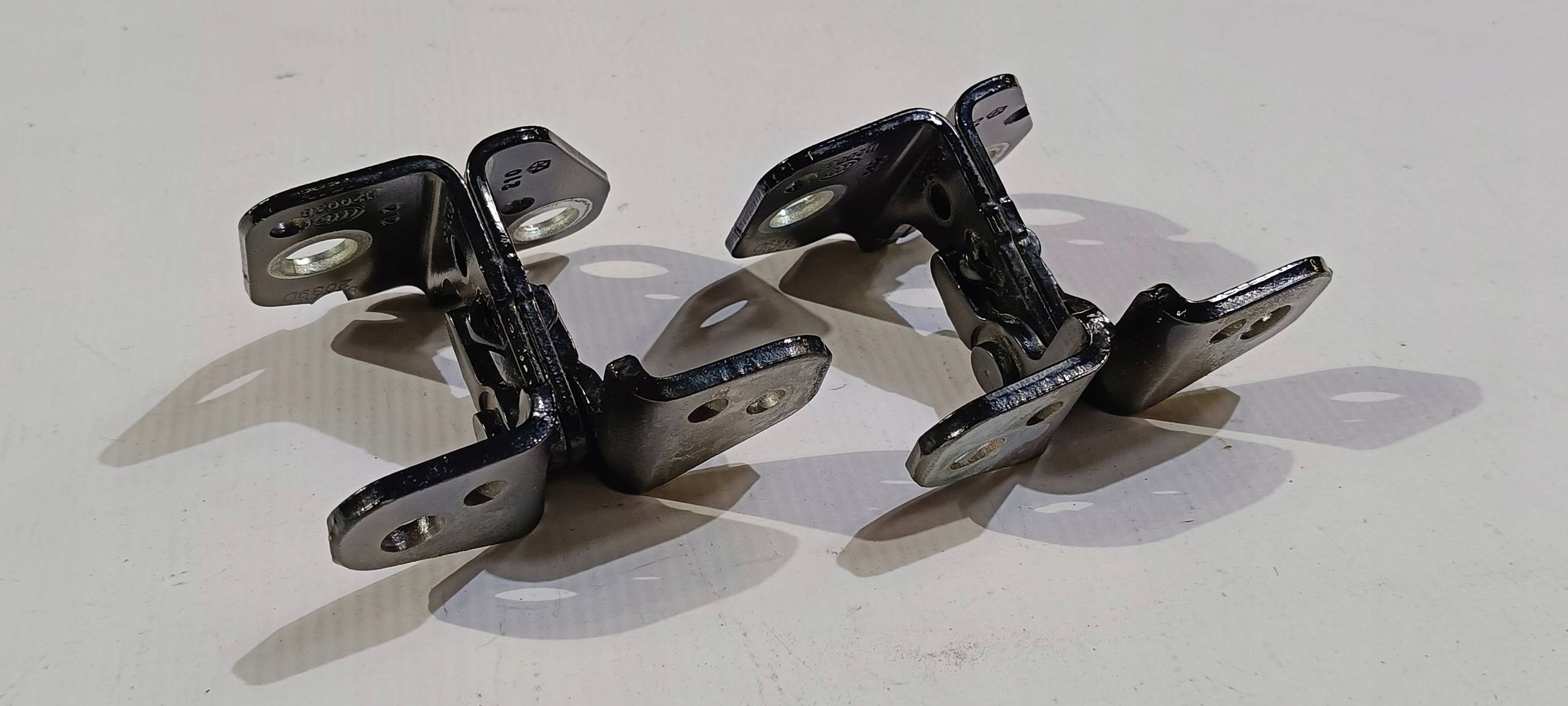 hinges door przednich front prawych right komplet Dodge RAM 1500 2019