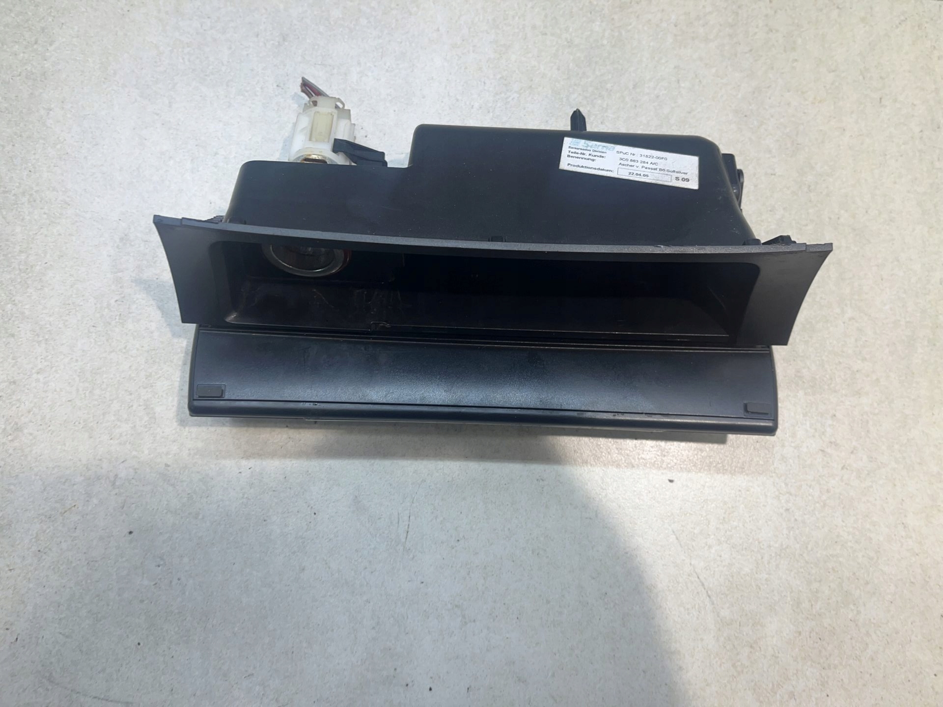 Posacenere PASSAT B6 3C0863284
