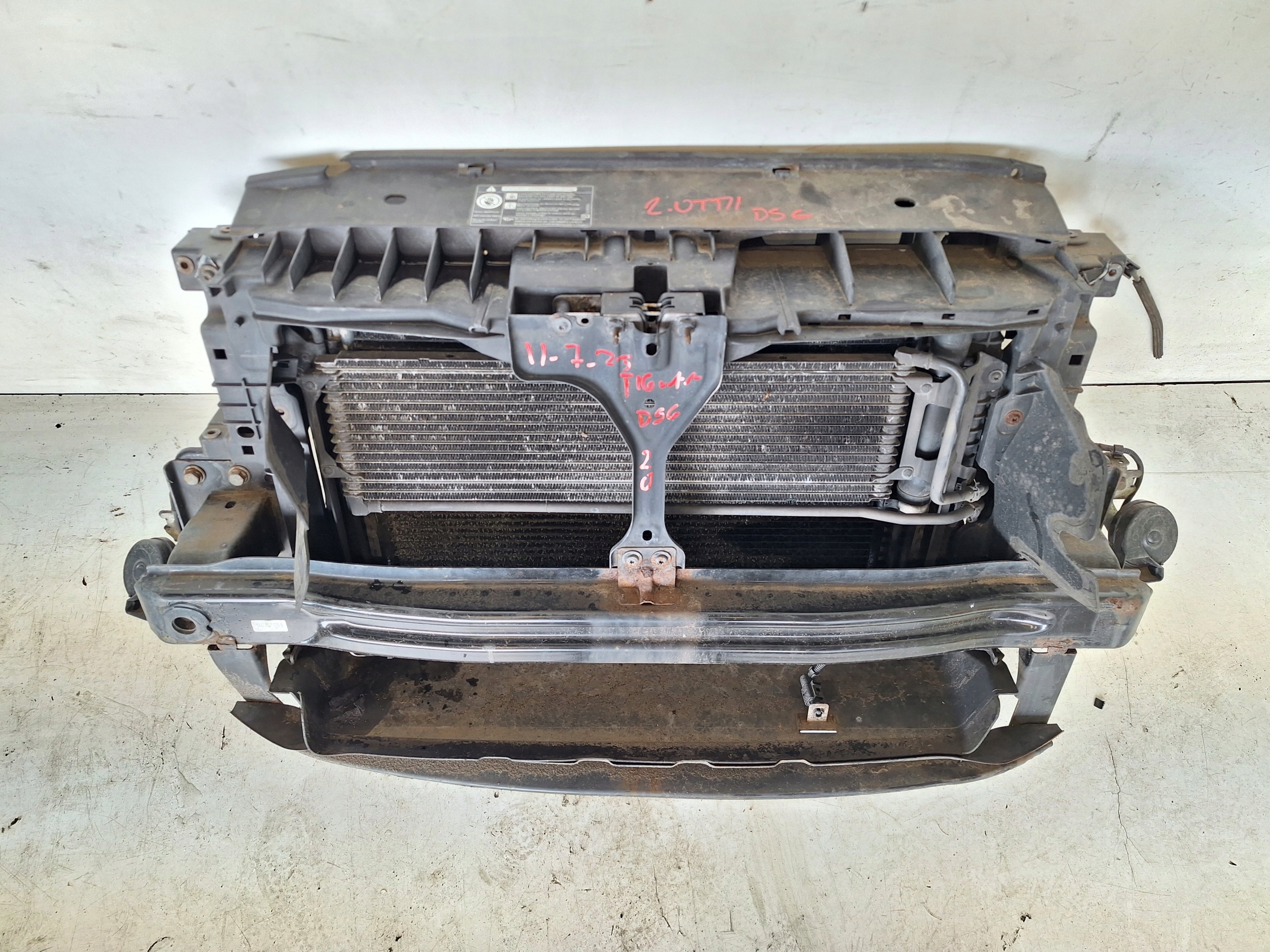 VOLKSWAGEN TIGUAN and 5N0 08-11 support panel for radiators 2.0 TDI DSG