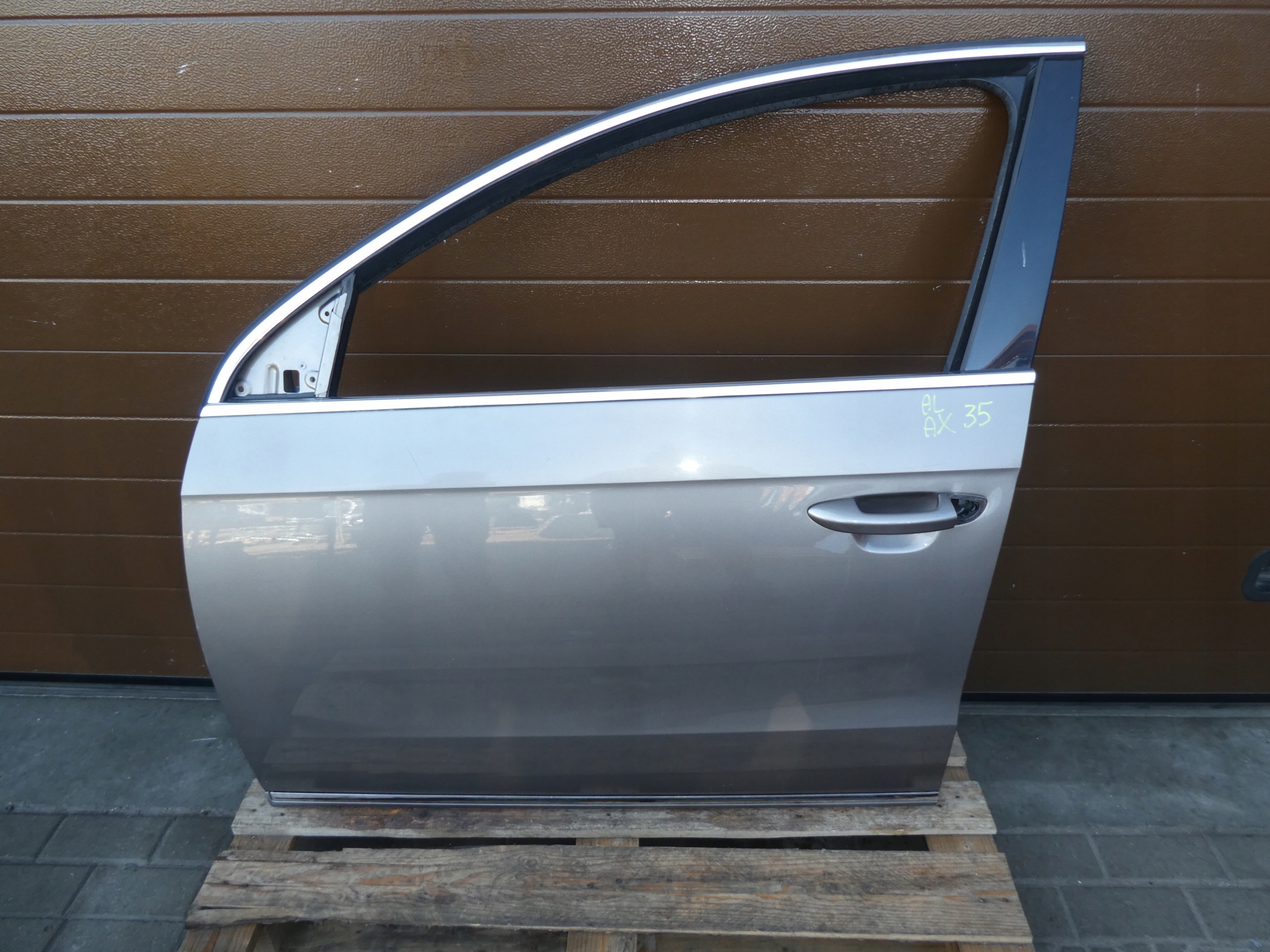 VW PASSAT B7 KOMBI door left front complete