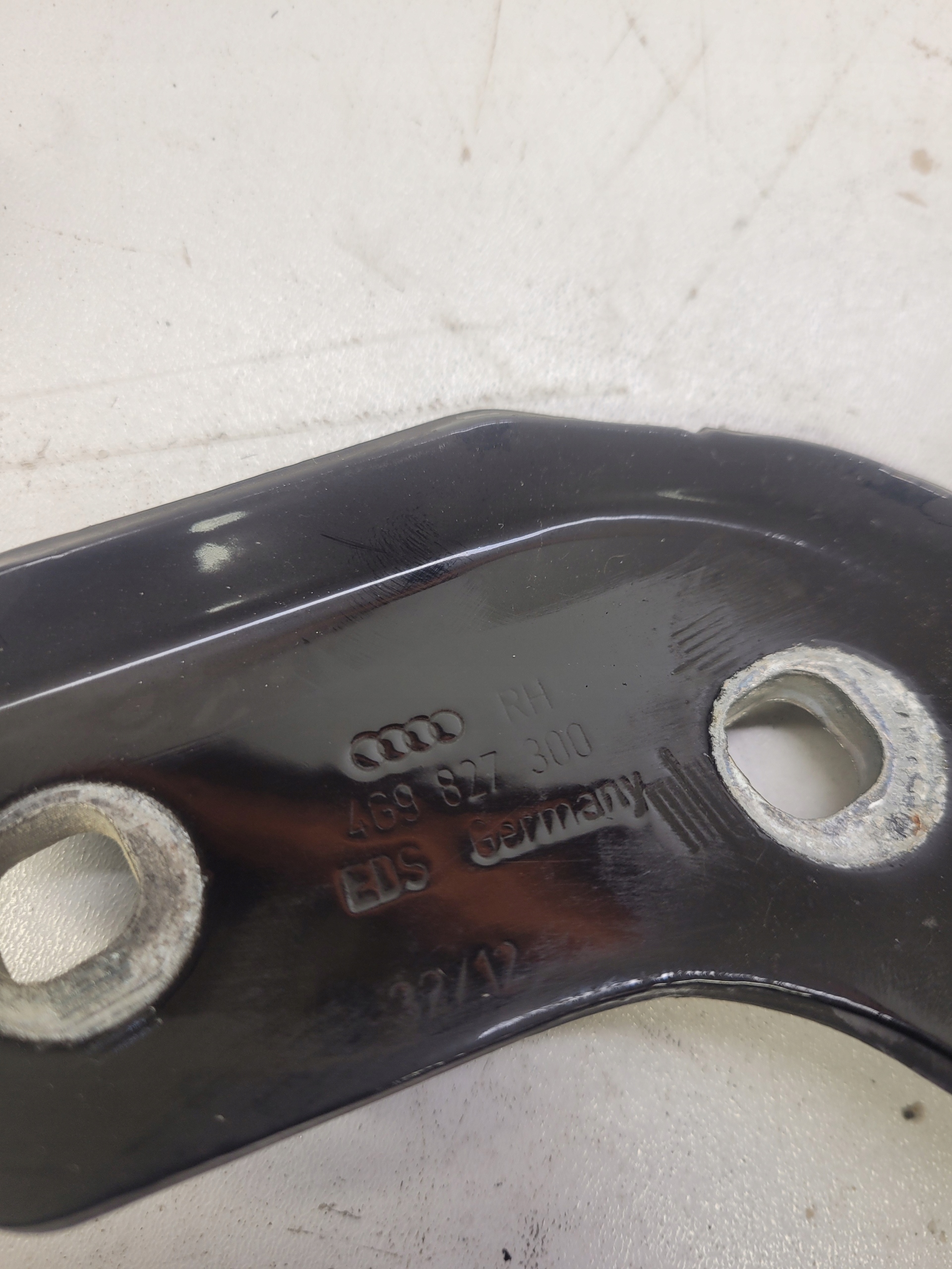 hinge bonnet right rear part AUDI A6 C7 4G9827300