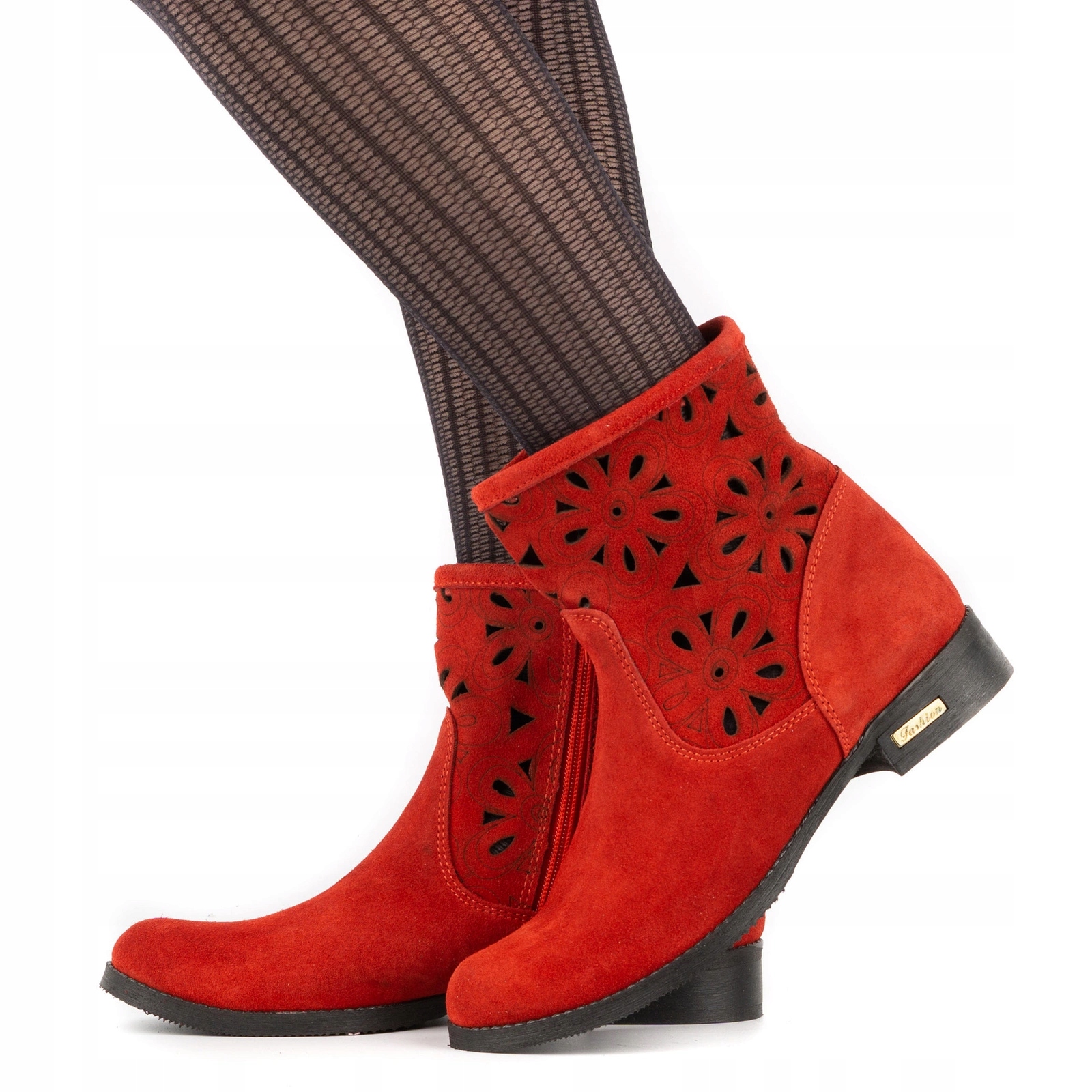 Dámské kotníkové boty Alice červené barvy s ažurovým vzorem 37