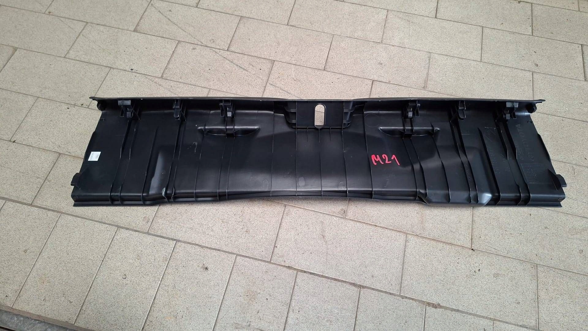 cover cap of the threshold boot Mazda 2 64716-K0020