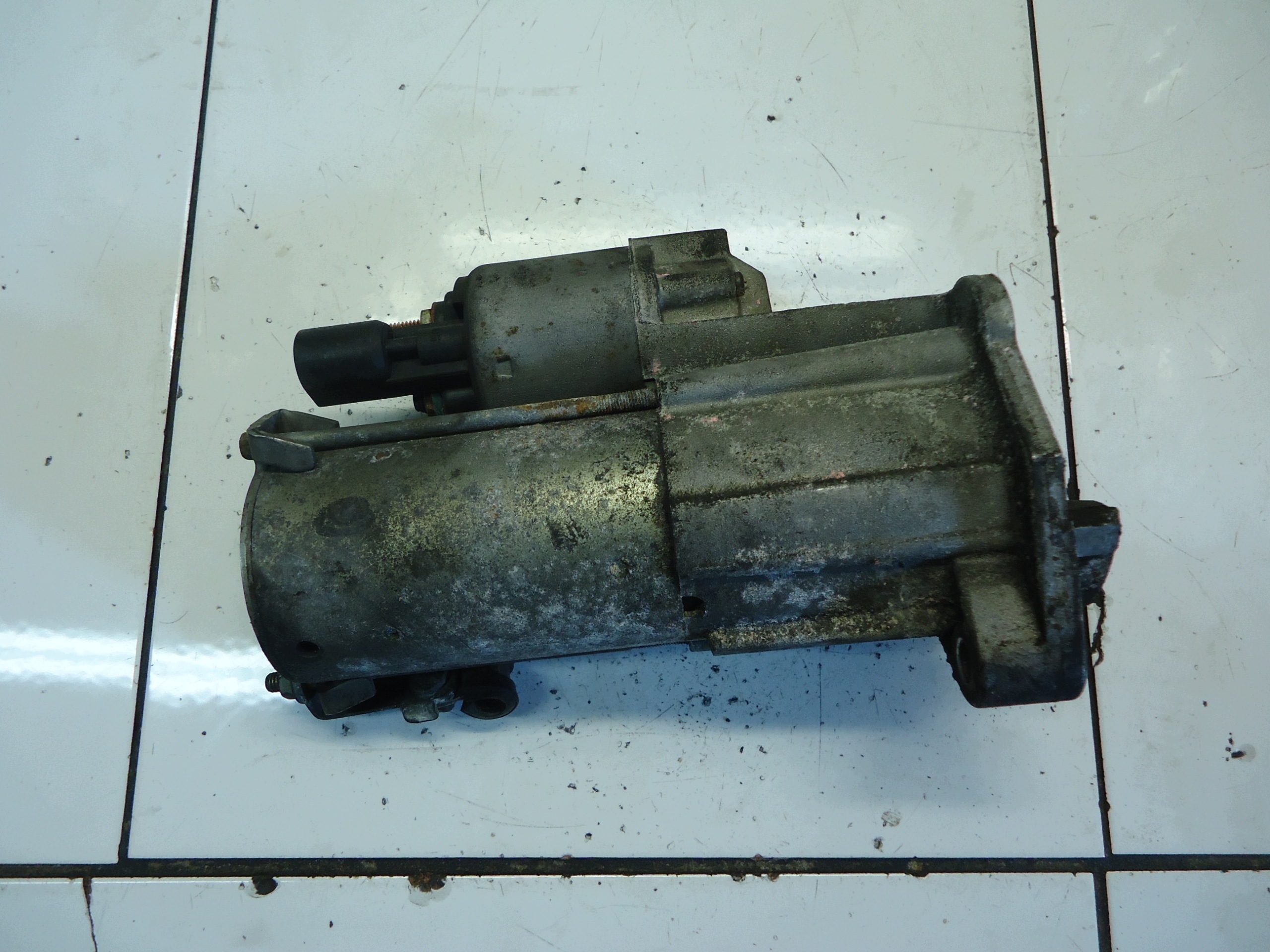 AUDI A4 B7 2.0TFSI BWE starter 06D911023A