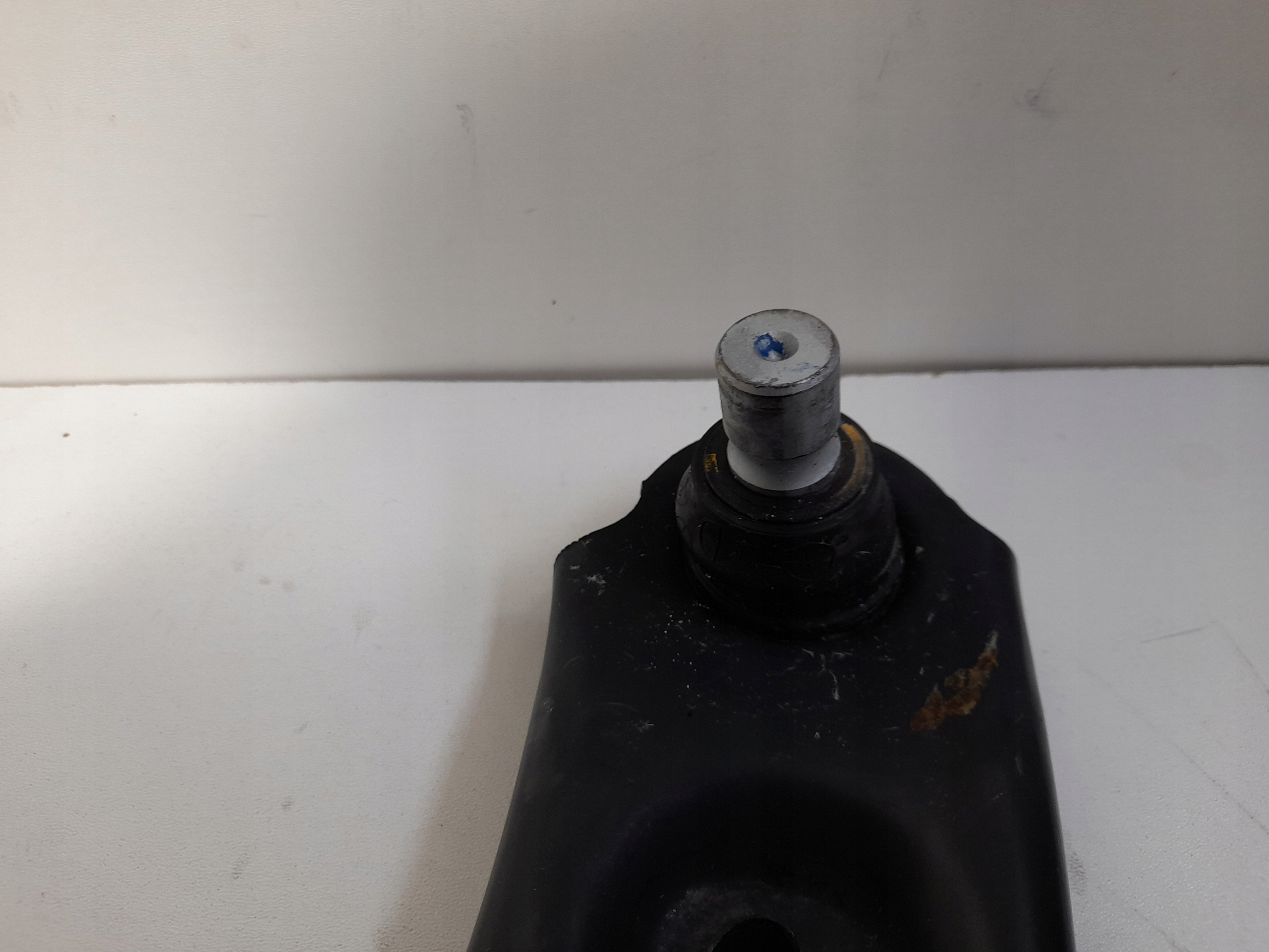 FORD ECOSPORT arm left front GN15-3051-BA