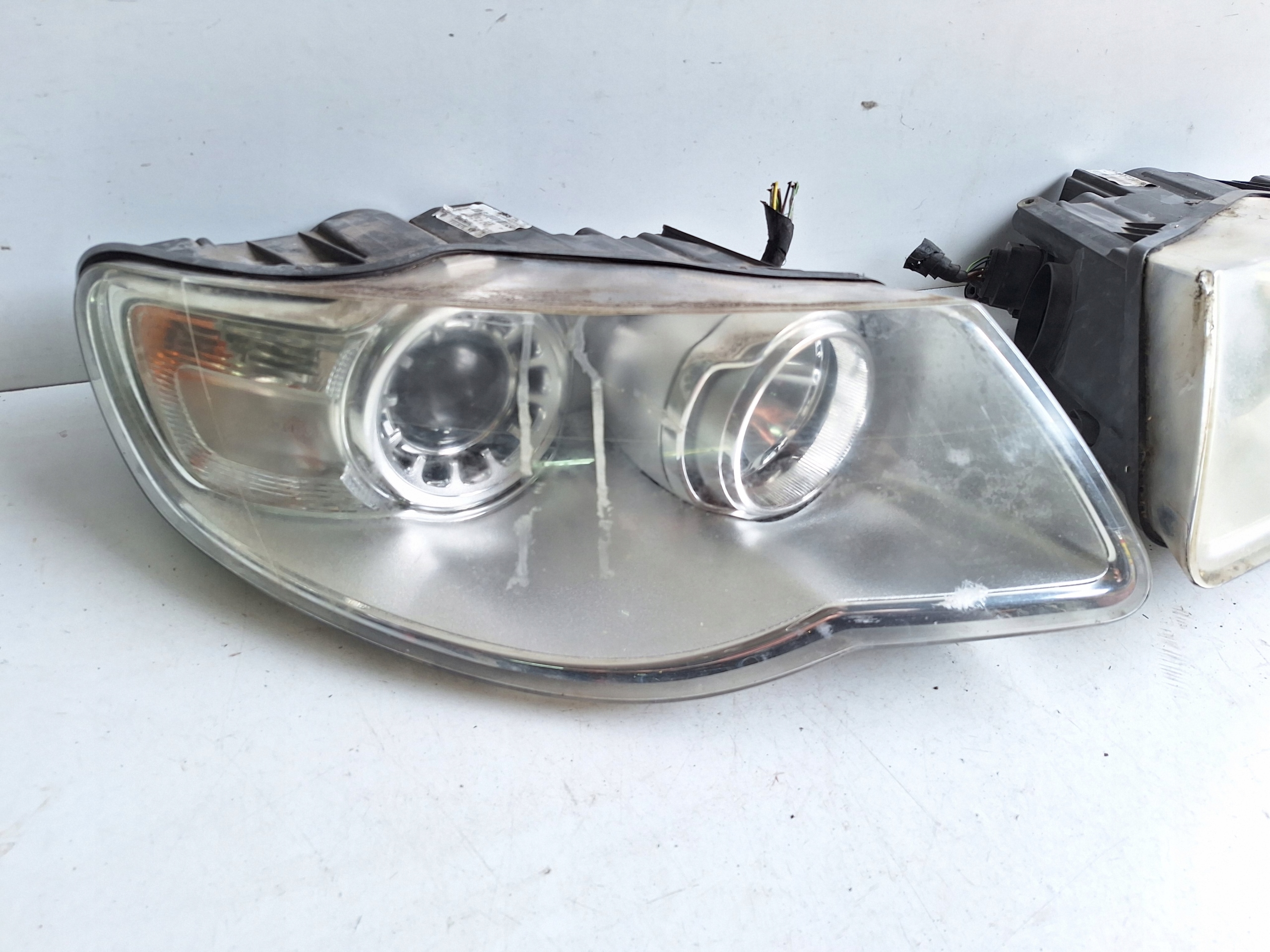VOLKSWAGEN TOUAREG 7L LIFT 06-10 light left UK