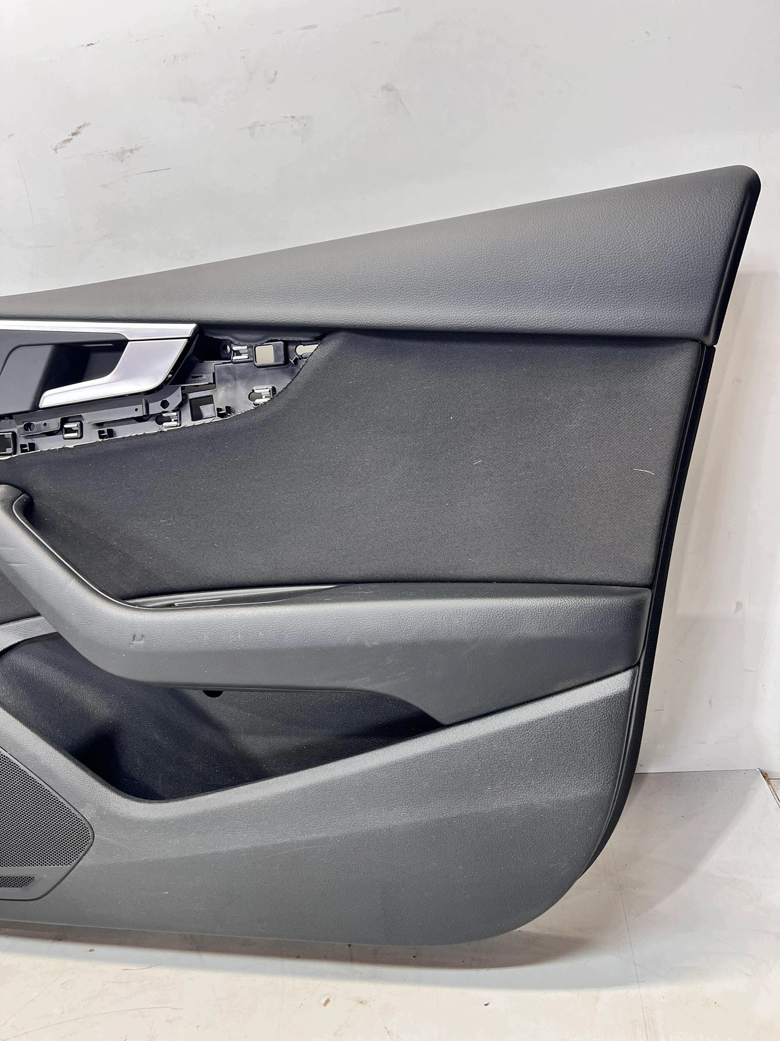 side door right front AUDI A4 B9 8W086711 8W1867106E