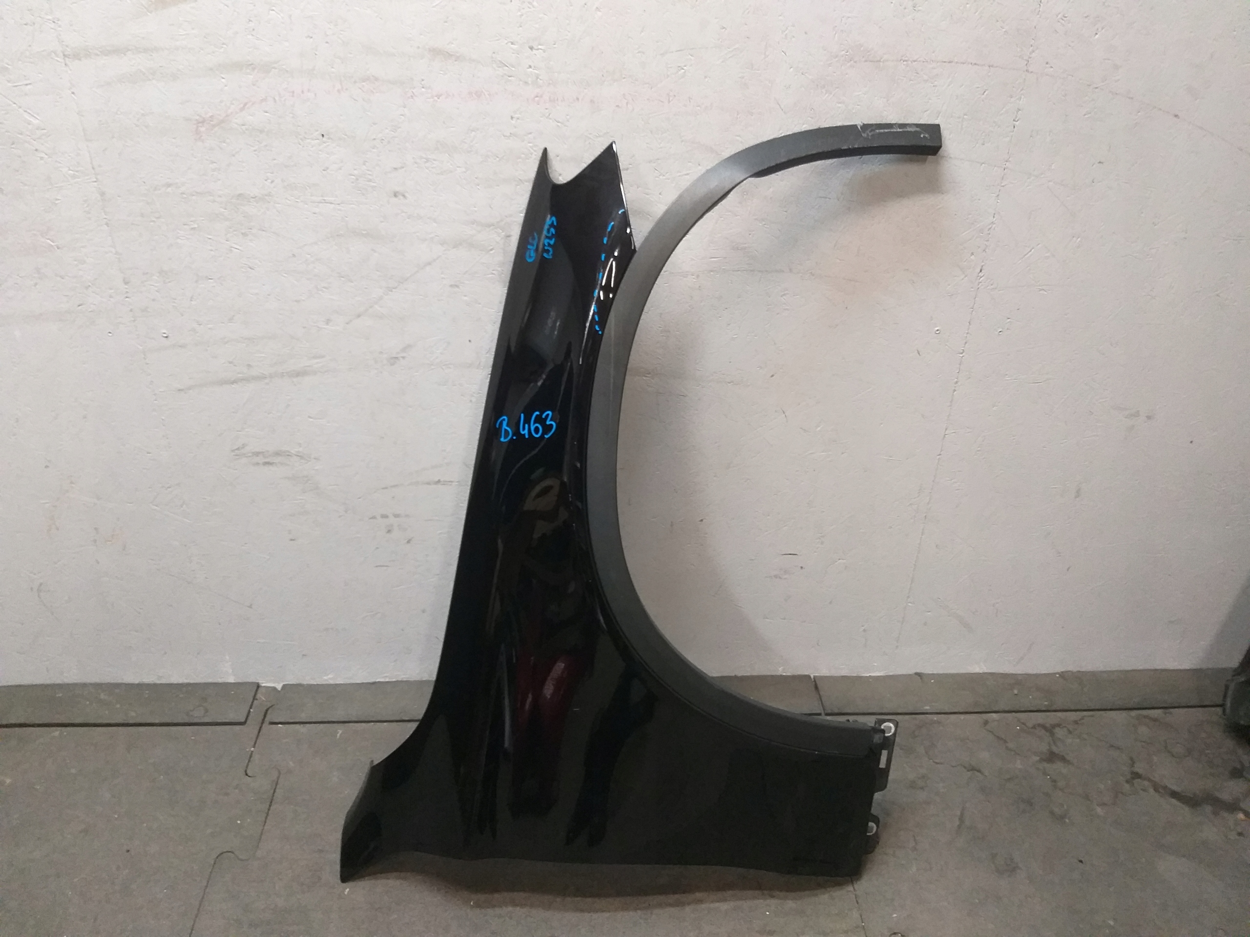 FENDER FRONT RIGHT MERCEDES GLC W253