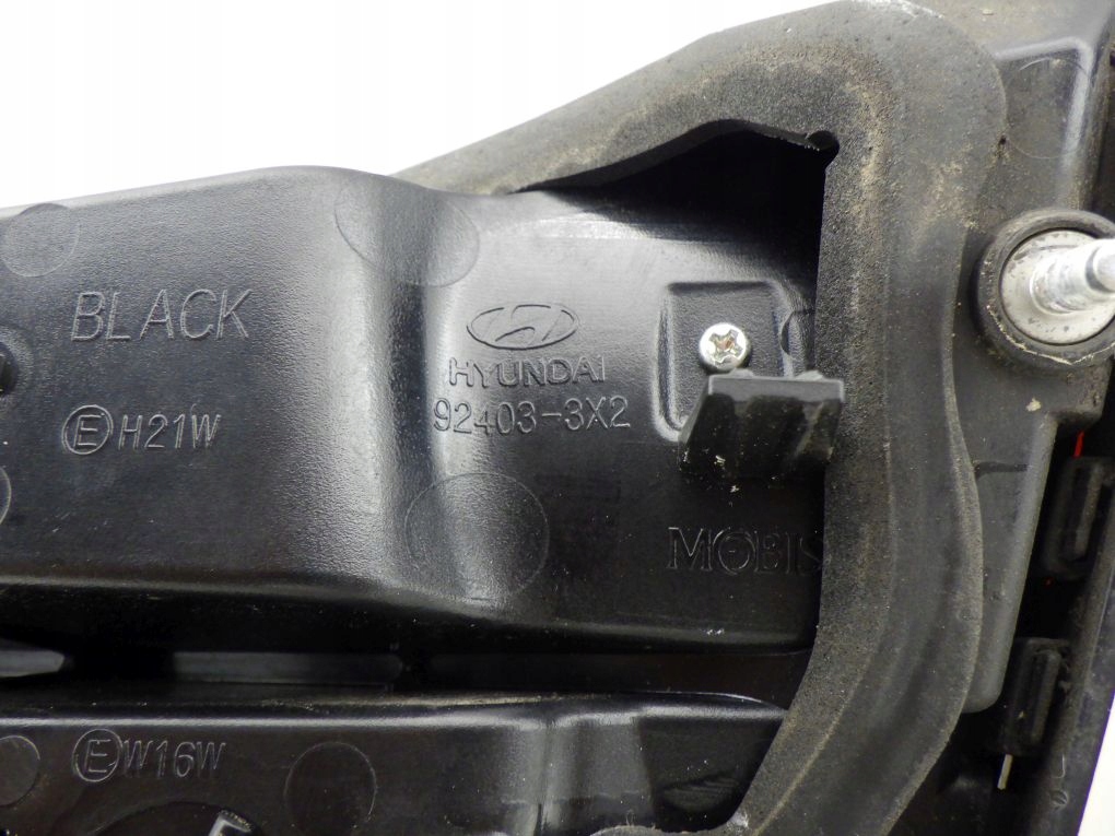 HYUNDAI ELANTRA 92404-3X2 light rear left right