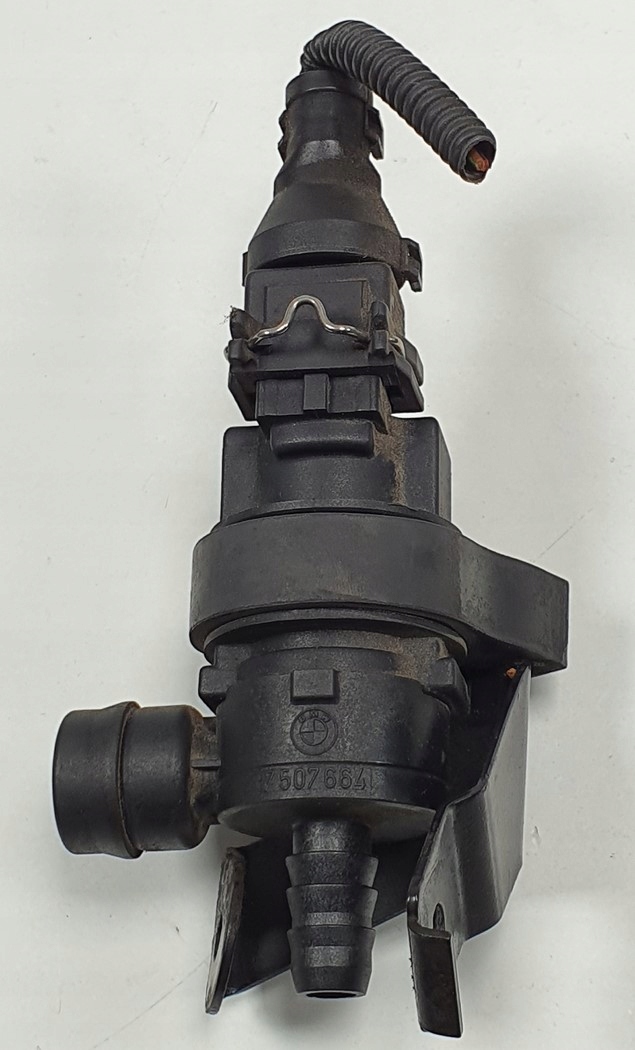 Клапан витяжки палива BMW 7 E65 7507664