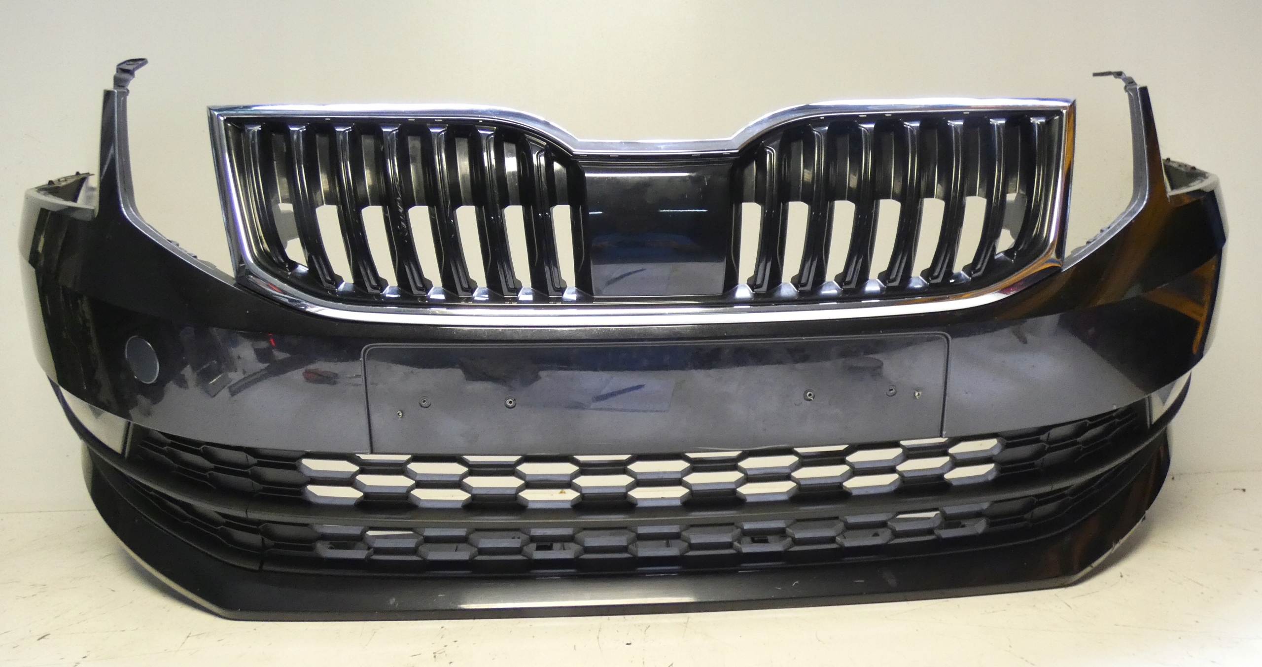 SKODA OCTAVIA 3 III LIFT 5E0807221N 2016-2020 bumper front front