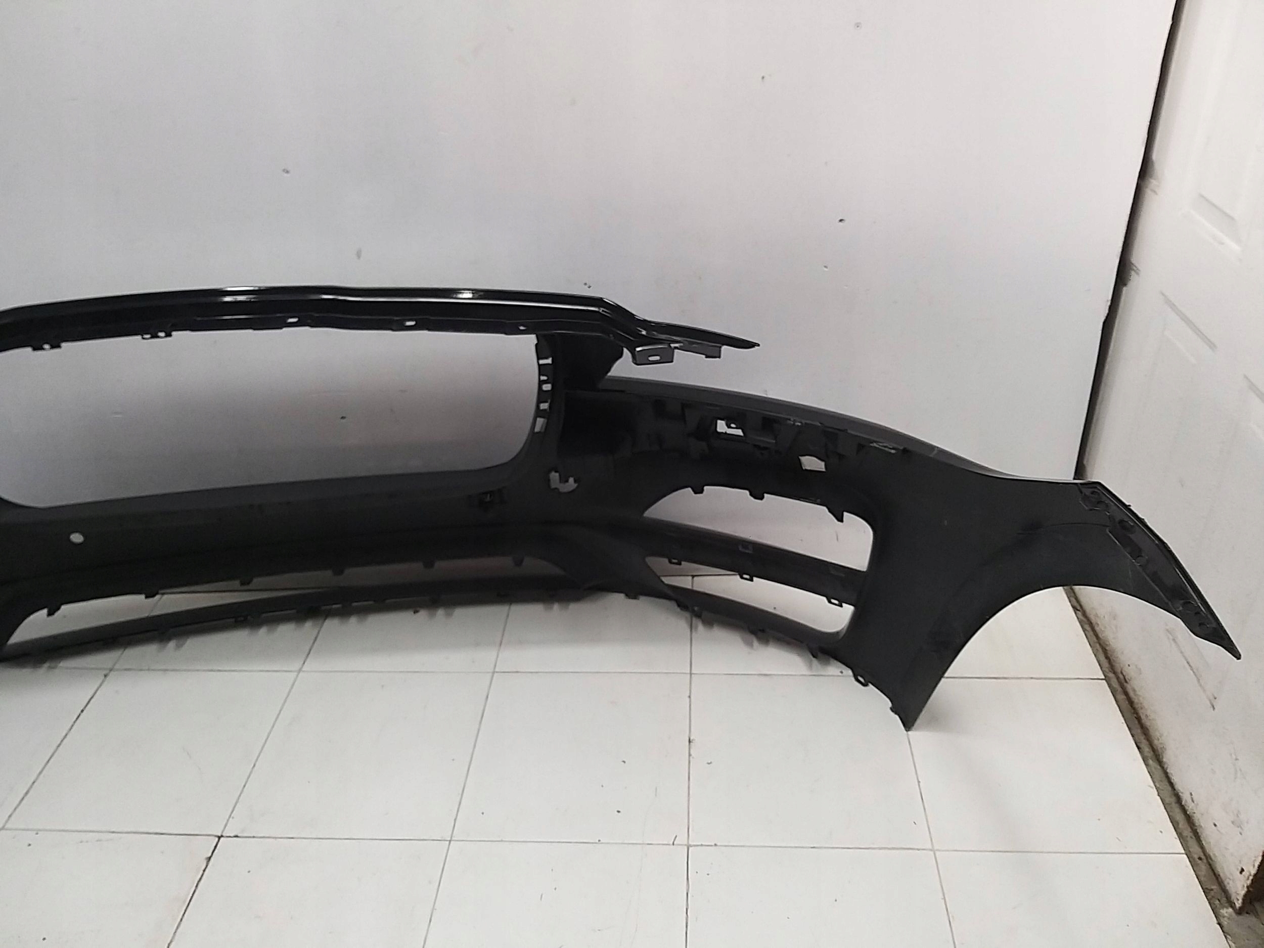 JAGUAR F PACE F-PACE X761 15R- ZDERZAK PRZÓD PRZEDNI HK83-17F003-A Waga produktu z opakowaniem jednostkowym 10 kg