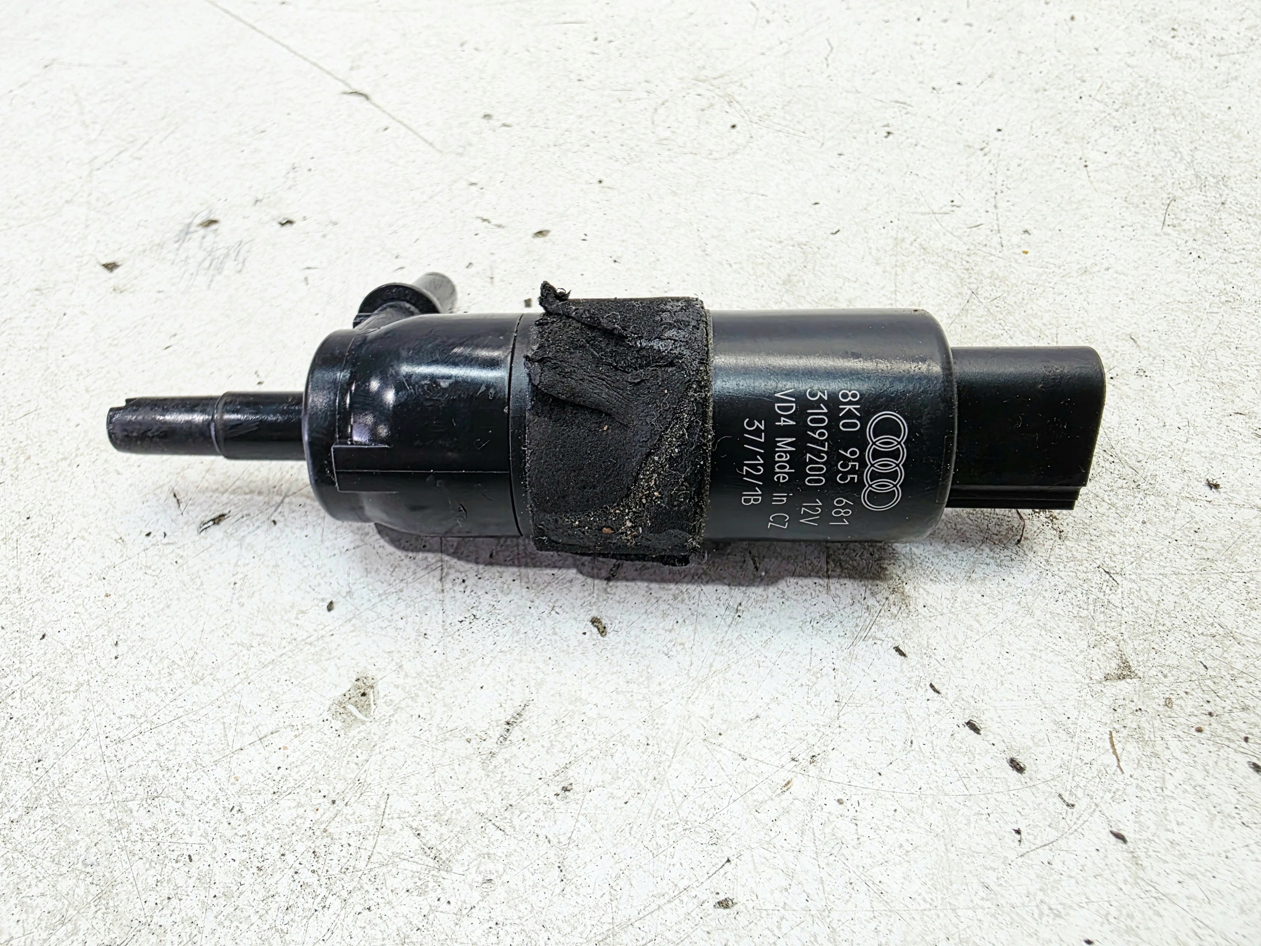 Pompa LIQUIDO DO LAVAFARI REFLEKTOROW AUDI A4 B8 A5 8T Q5 A6 8K0955681
