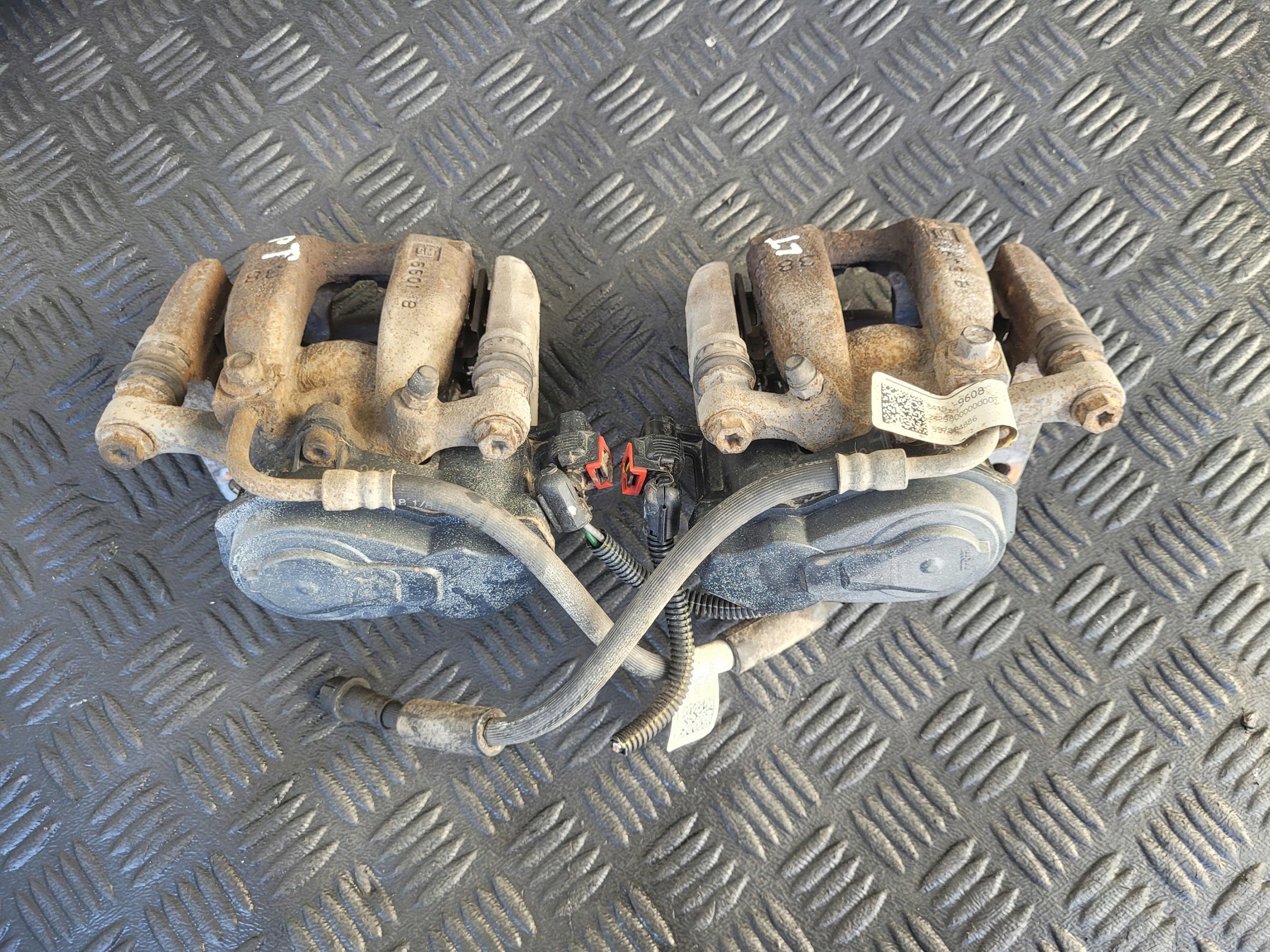 caliper rear part rear left OPEL INSIGNIA B 1.6 CDTI 2019 R