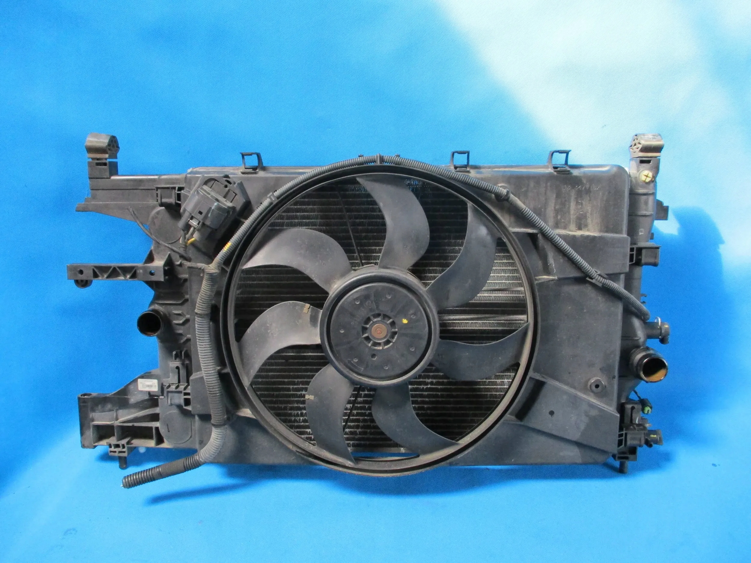 KOMPLET CHŁODNIC WENTYLATOR CHEVROLET ORLANDO