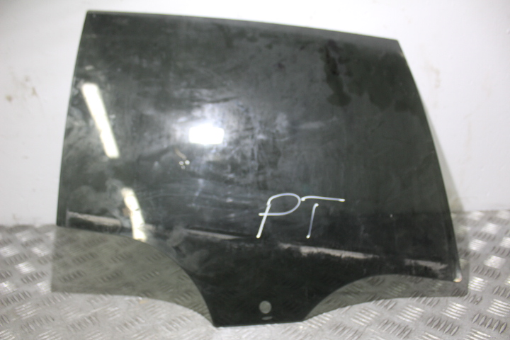 СКЛО БІЧНА ПРАВА ЗАДНЯ ДВЕРІ 318d F30-31 РЕСТАЙЛІНГ