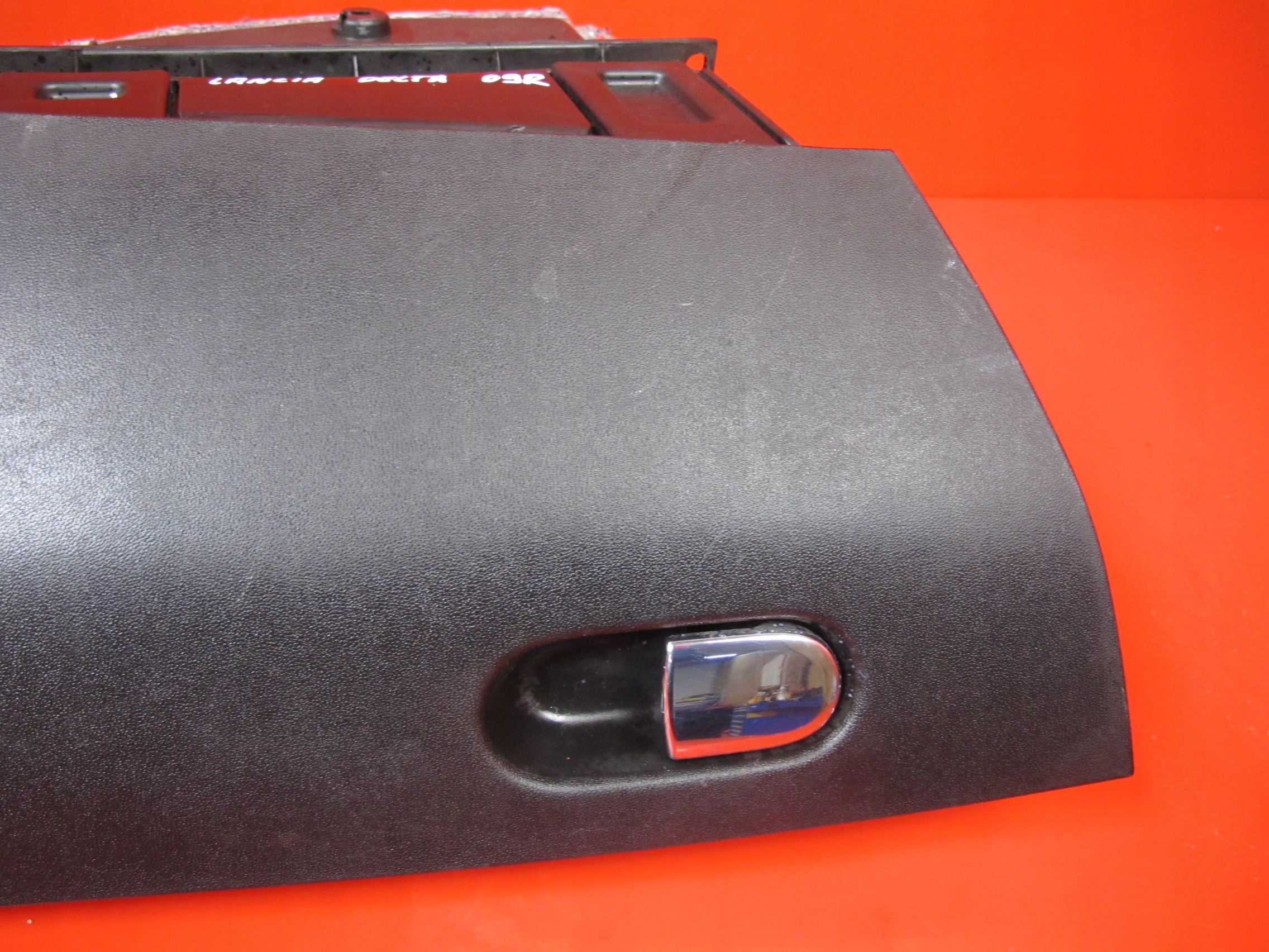 LANCIA DELTA 3 III 08- HANDSCHUHFACH DES BEIFAHRERS EU