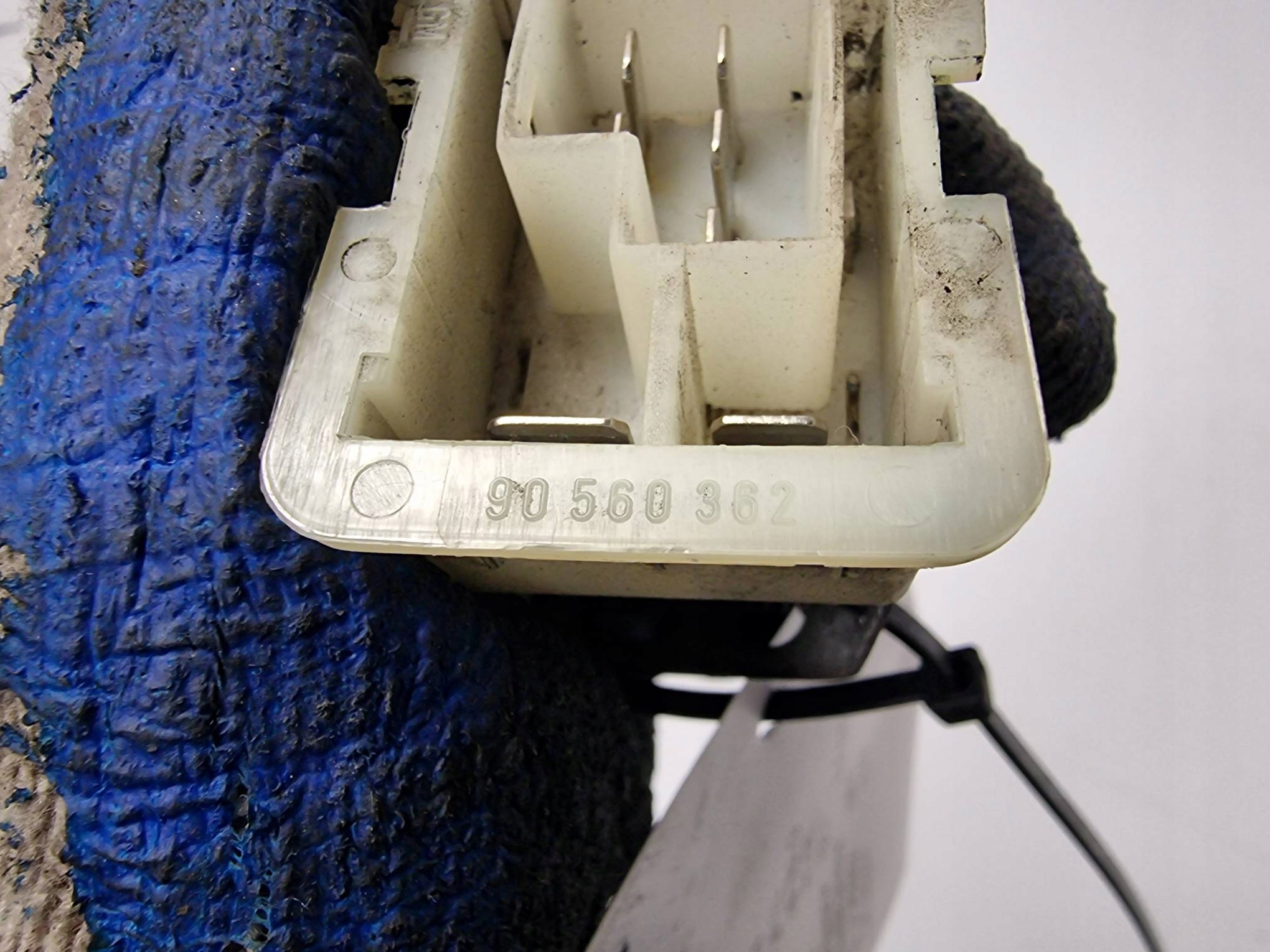 resistor, rheostat, regulator 90560362 OPEL ASTRA G