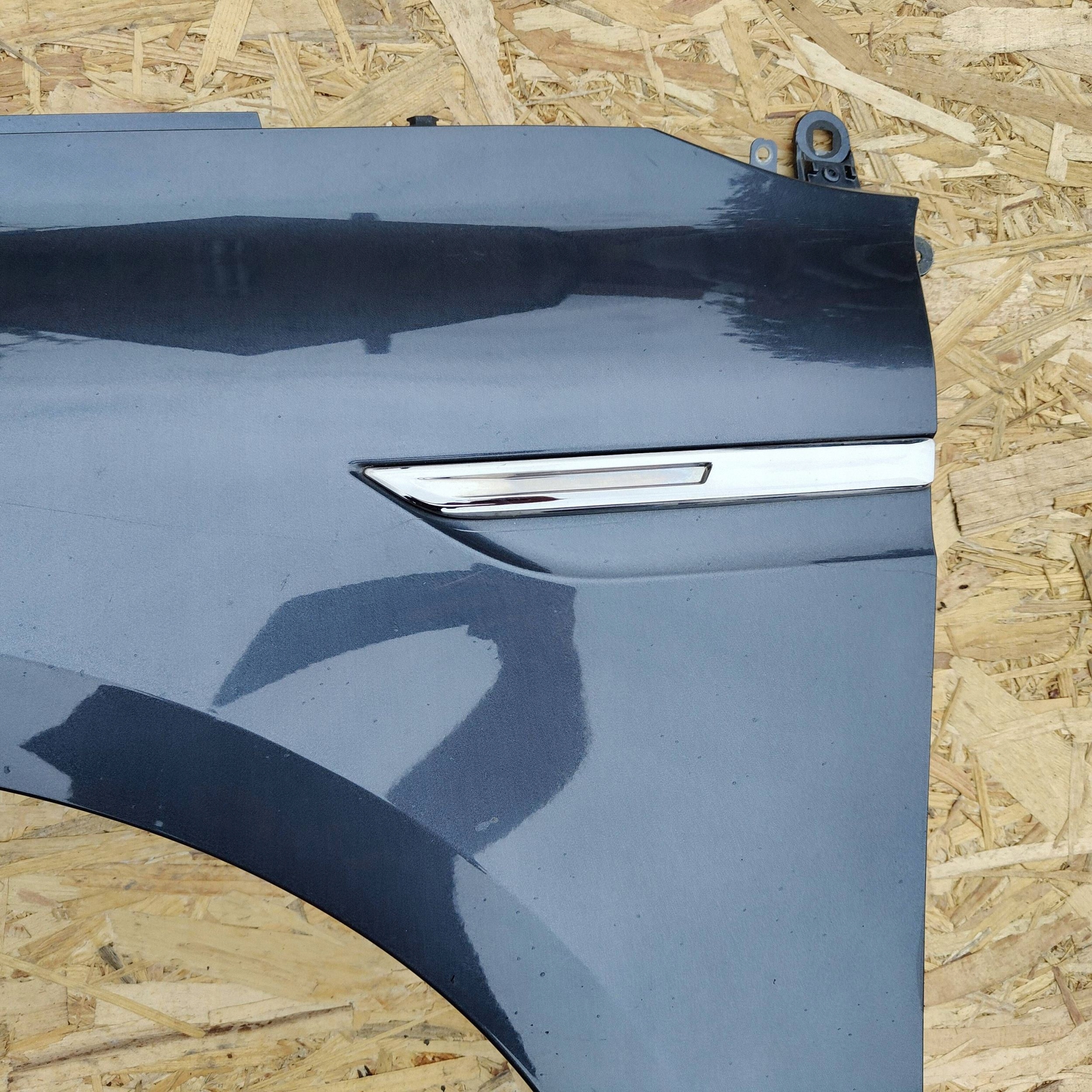 Renault Megane IV fender left front