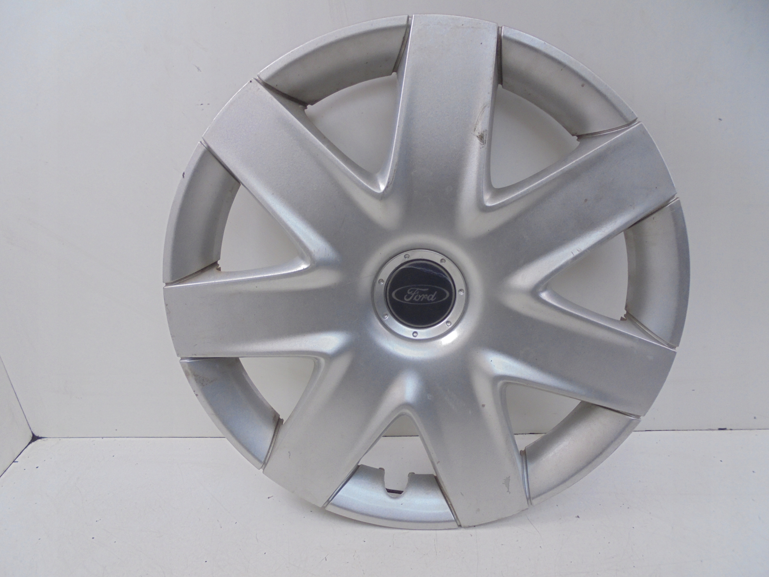 DEKIELKI KAPSLE KOŁPAKI 6M21-1130-AB 16'' FORD Emblemat marki Ford