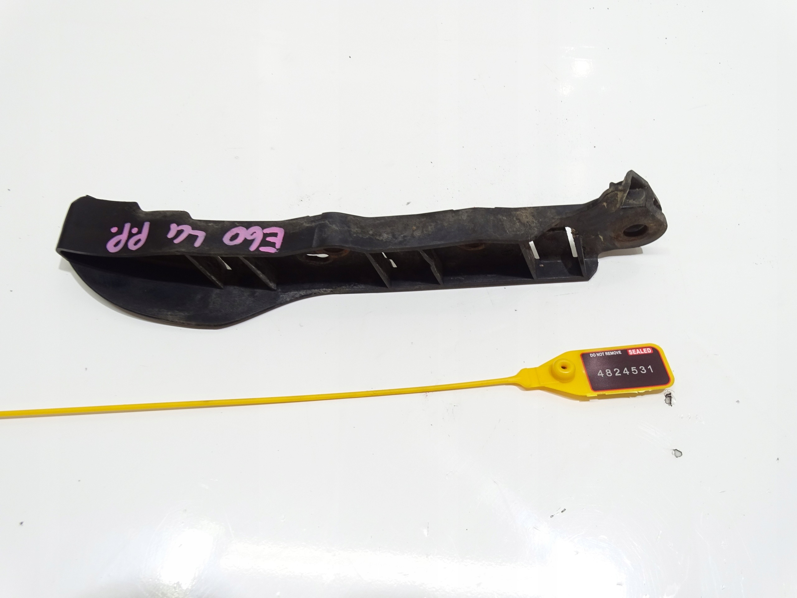 bumper bracket right front BMW 5 E60 LIFT 7178078