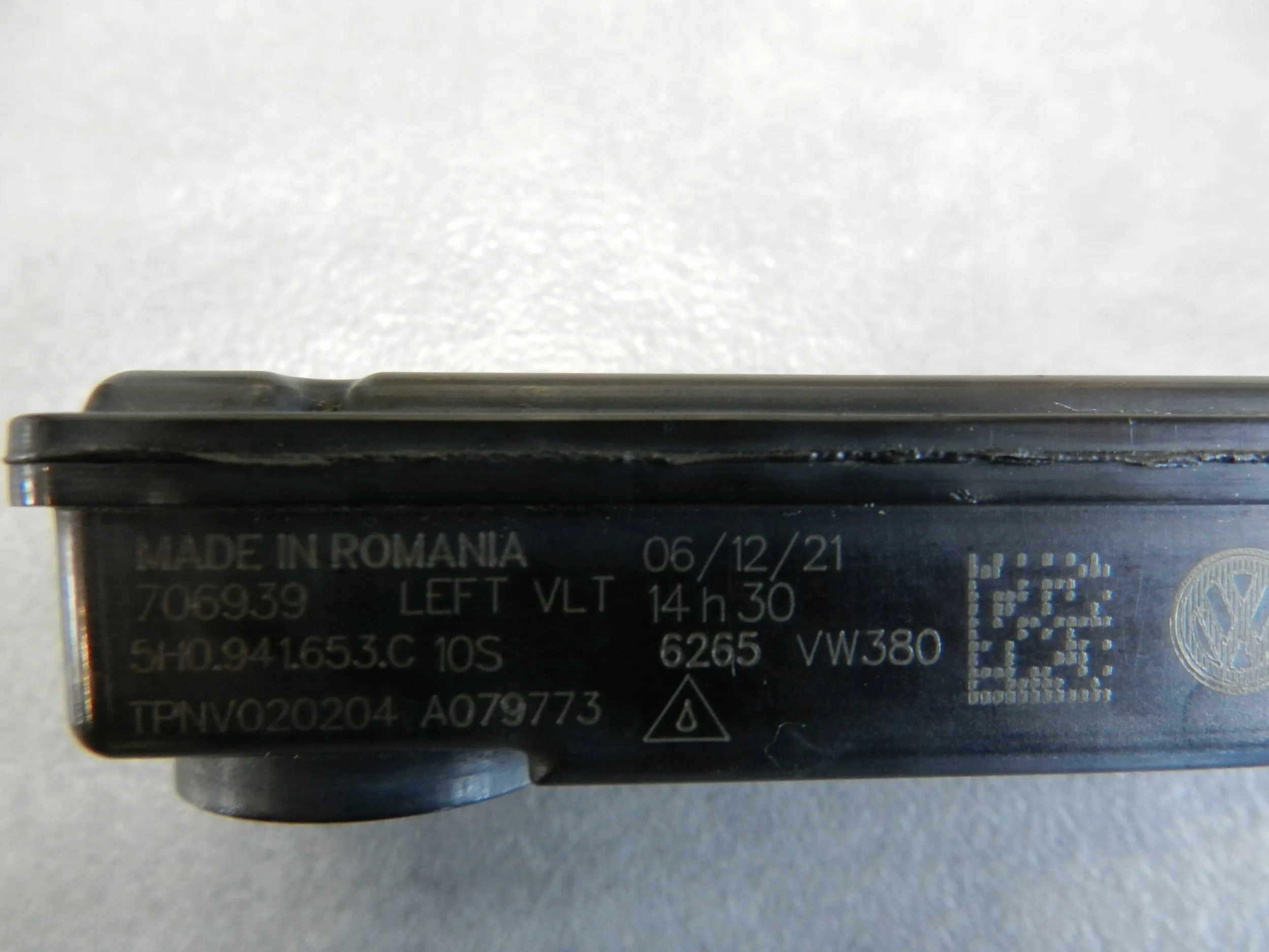 VW Golf VIII OPRAWKA LED 5H0941653C