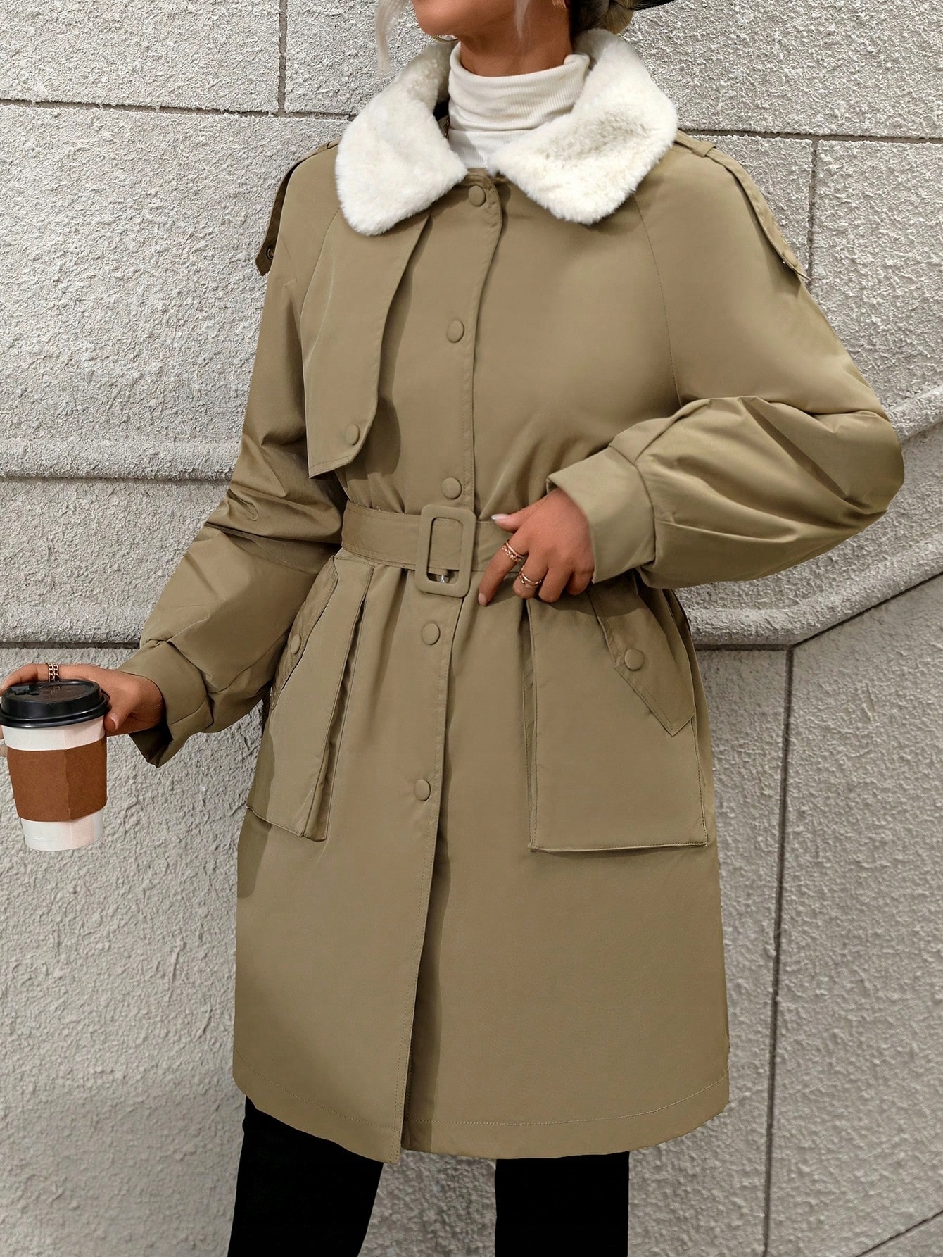 Zimní Bunda Dlouhá S Kožešinovým Límcem A Khaki Páskem Shein L 40