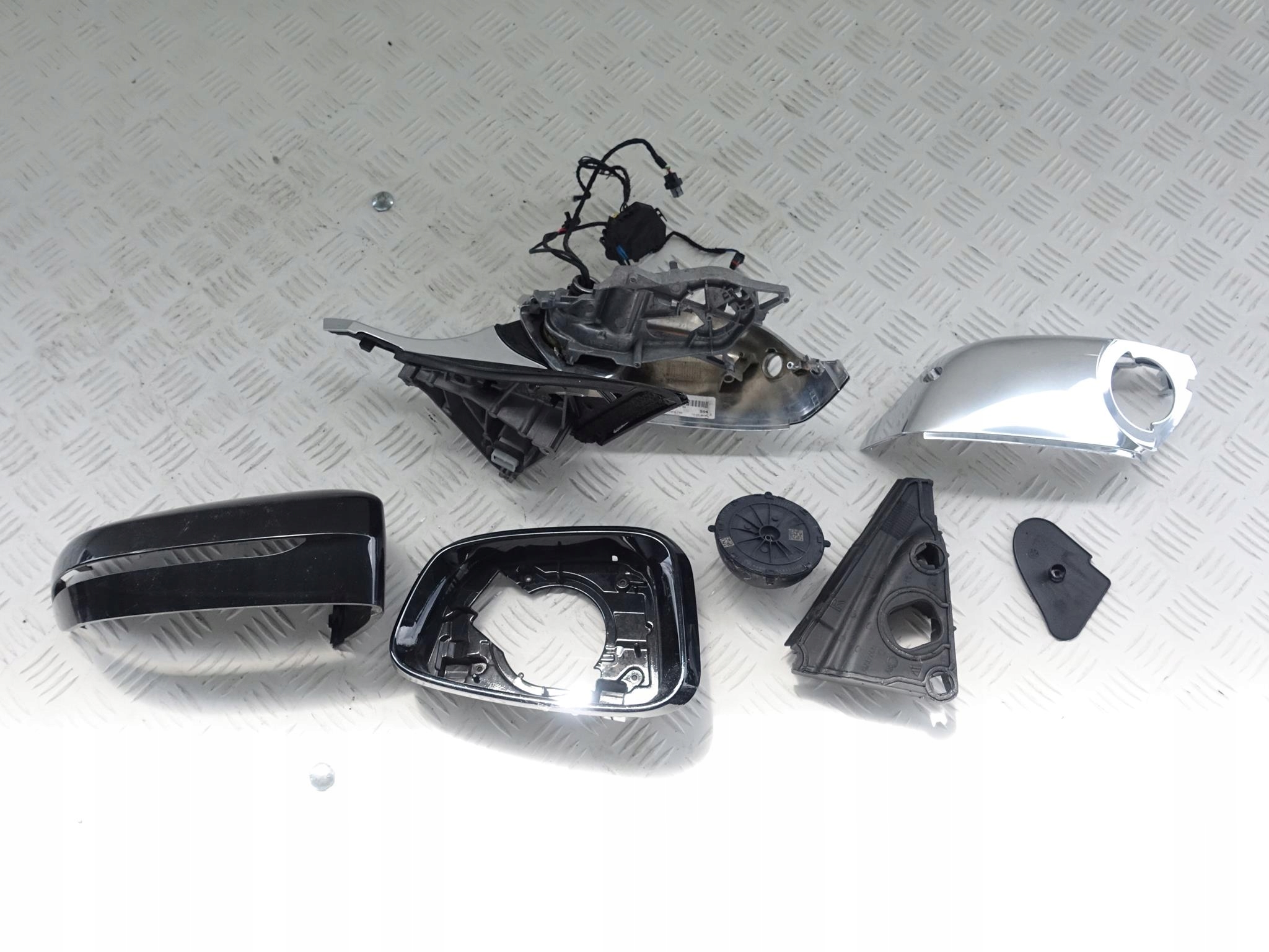 7423894 - BMW 7 G11 зеркало правое каркас облицовка накладка