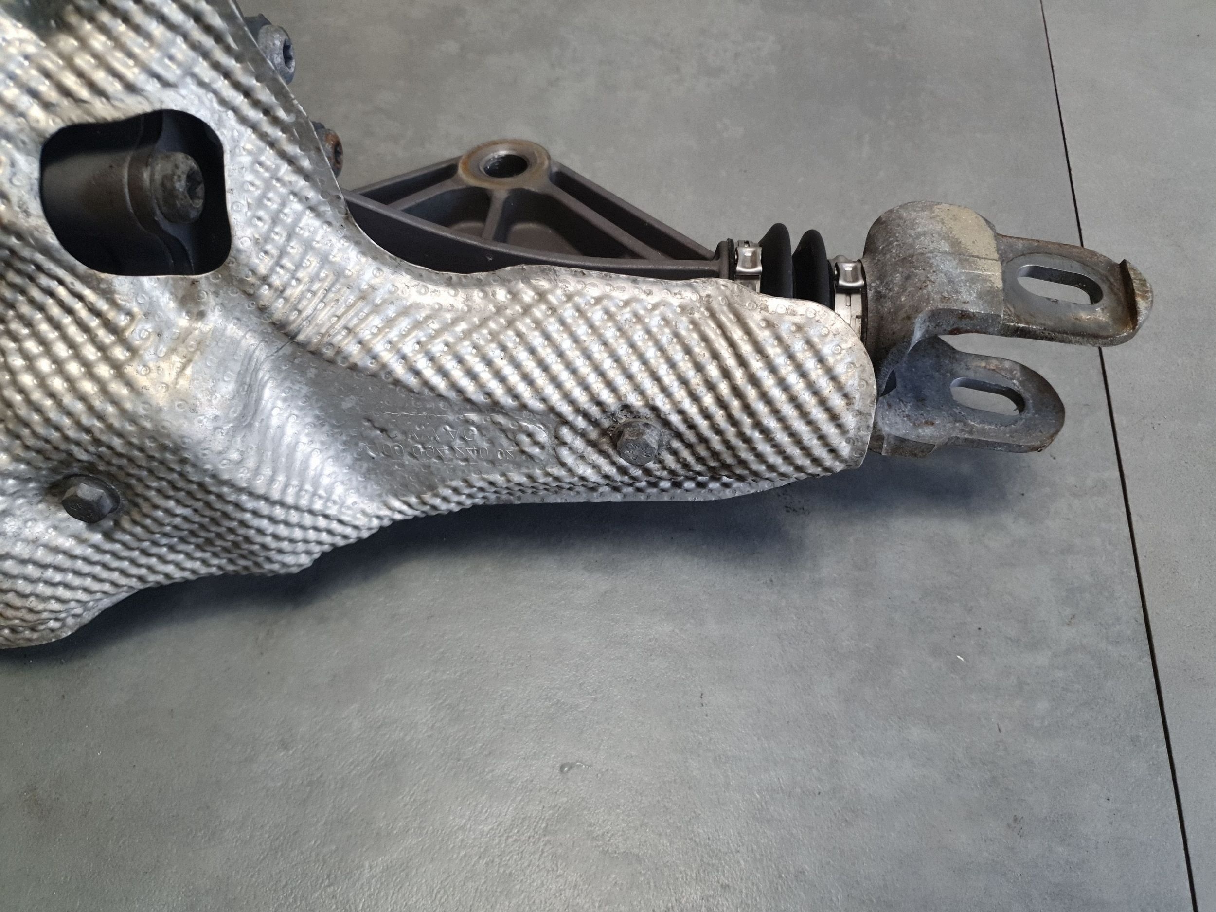 Audi Q7 4M control skretna osi rear part 4M0501055F