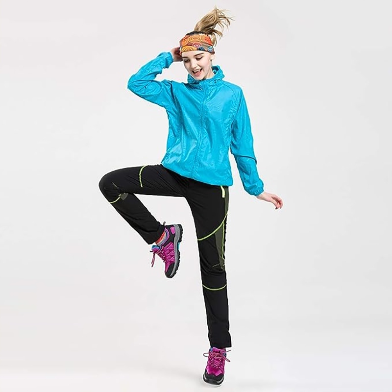 KURTKA PRZECIWDESZCZOWA Z KAPTUREM WIATRÓWKA LEKKA UNISEX NIEBIESKA ROZ L Kolor niebieski