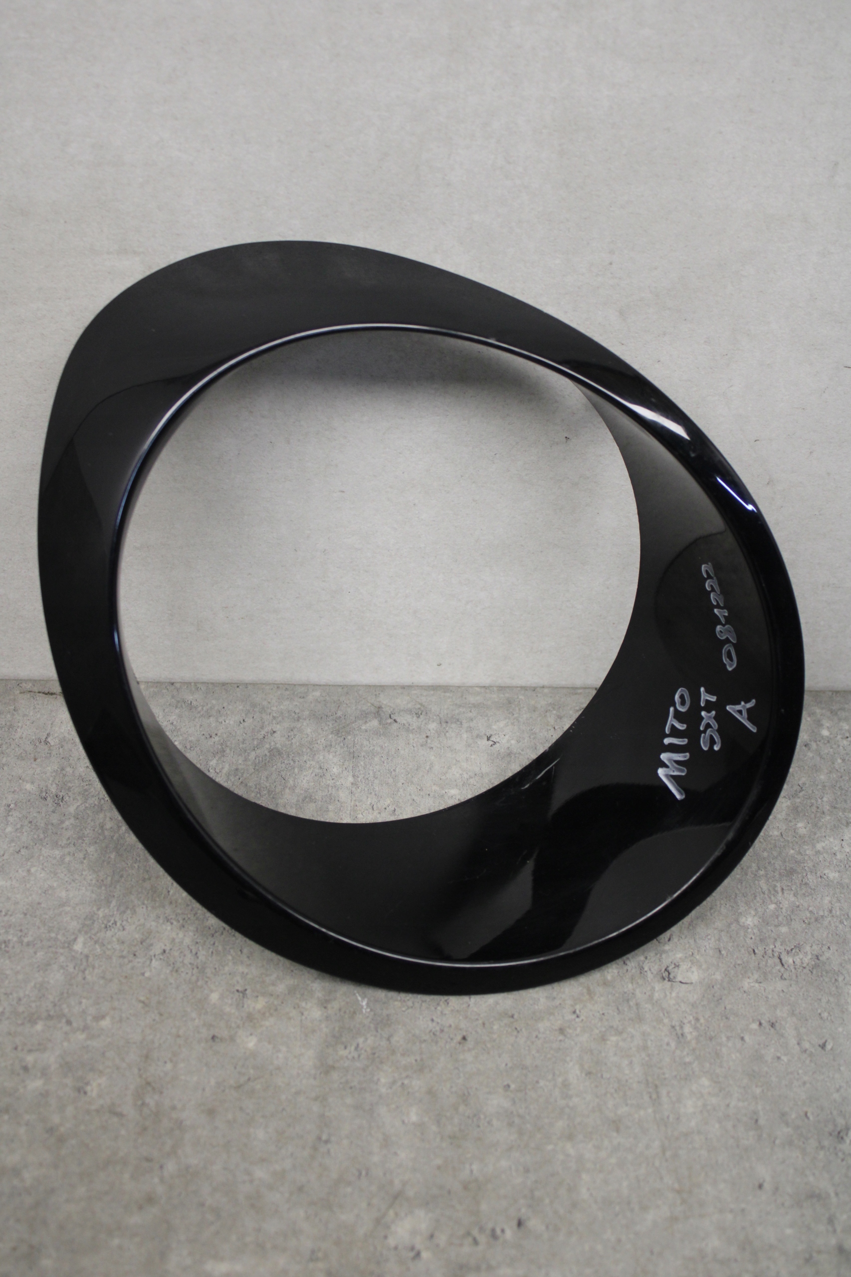 ЛЕВАЯ ЗАДНЯЯ РАМКА ЛАМПЫ ALFA ROMEO MITO