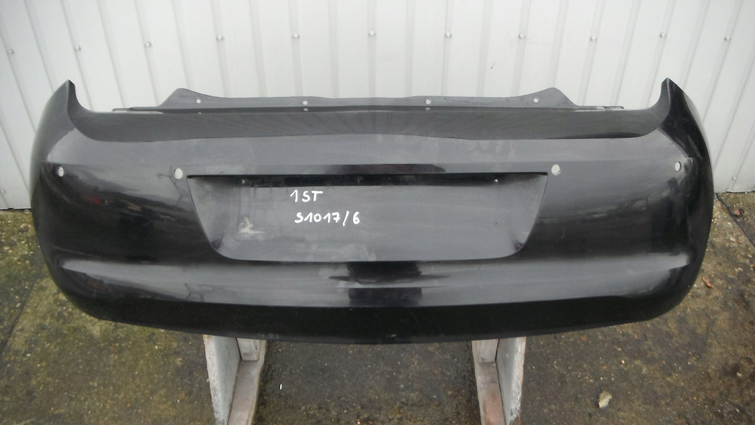 SKODA CITIGO 1ST 11- ZDERZAK TYLNY - OTWORY NA PDC