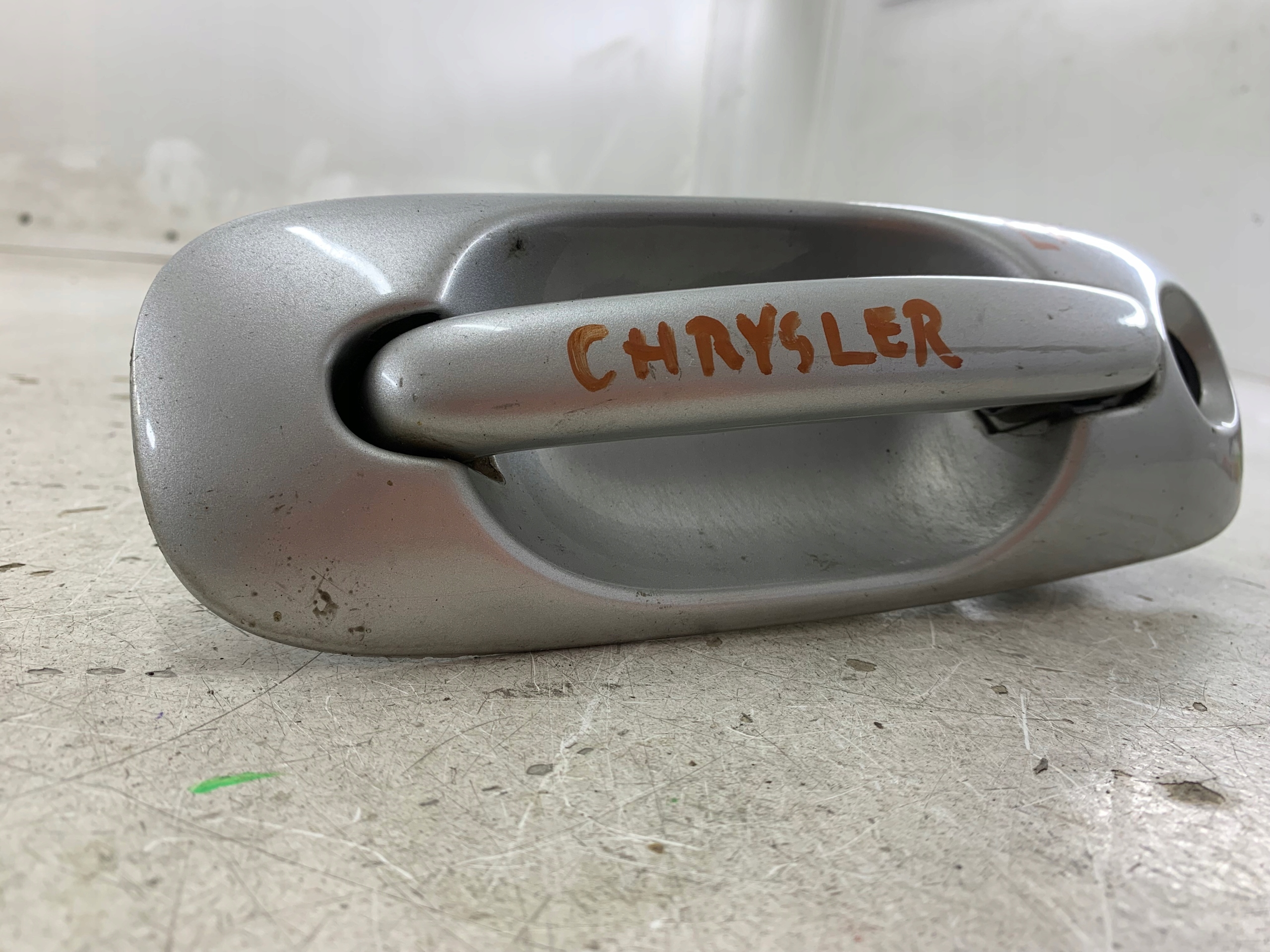 CHRYSLER VOYAGER IV handle exterior left front SREBRNA