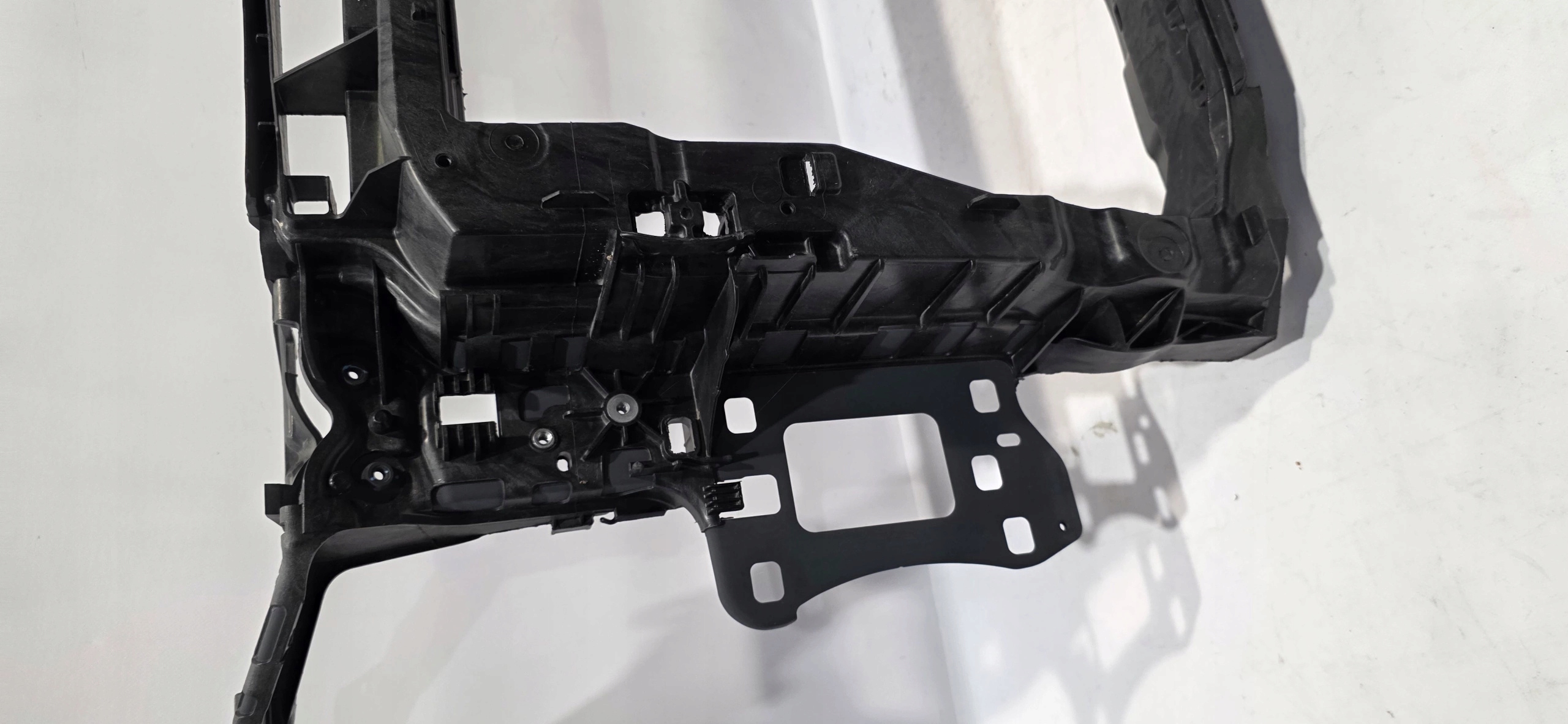 support panel for radiators pillar AUDI Q3 II 18- original 83A805594H