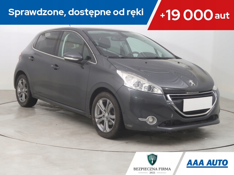 Peugeot 208 1.2 PureTech, Salon Polska